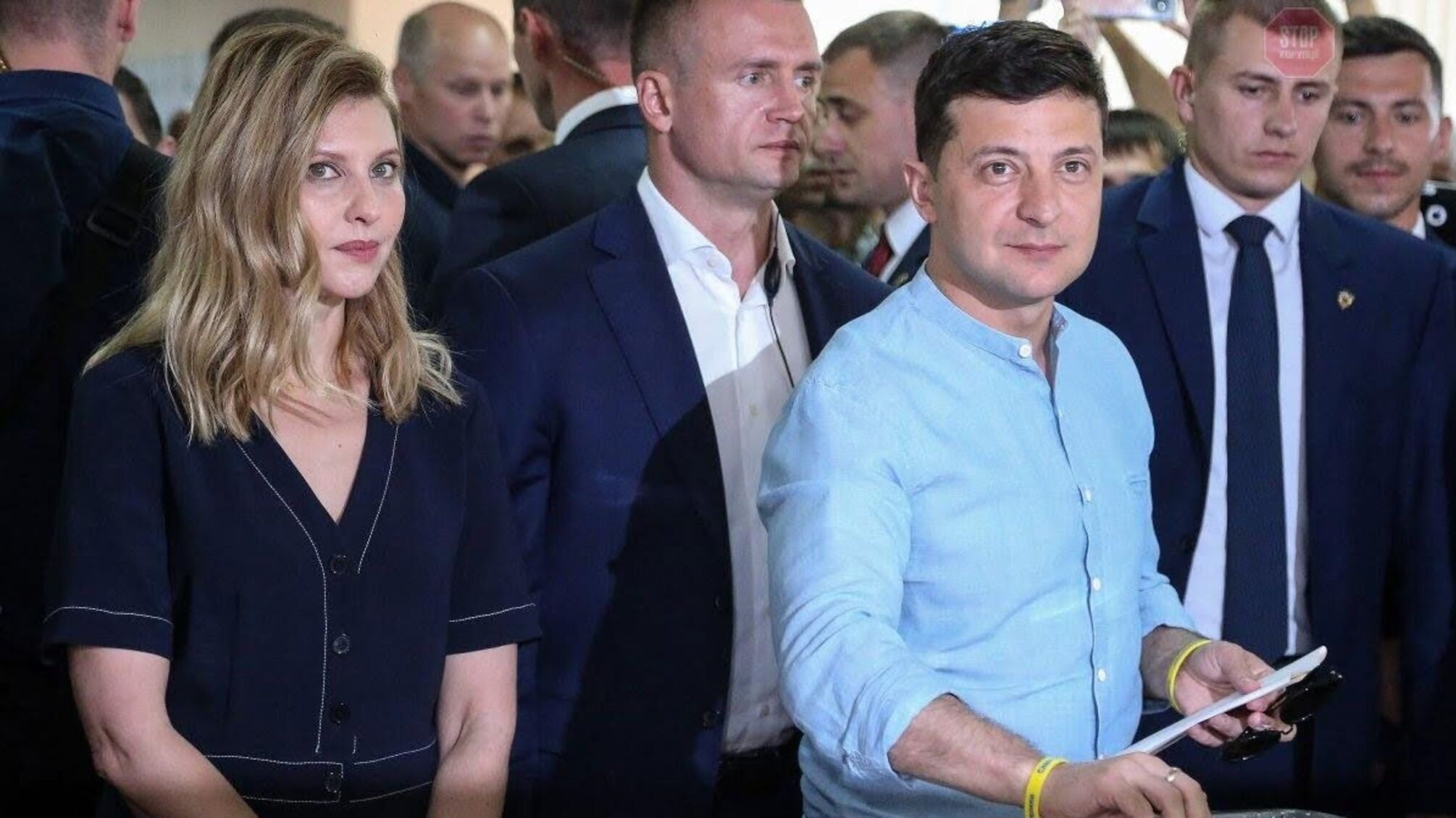 Зеленський з дружиною подарували вишиванки лідерам світових держав