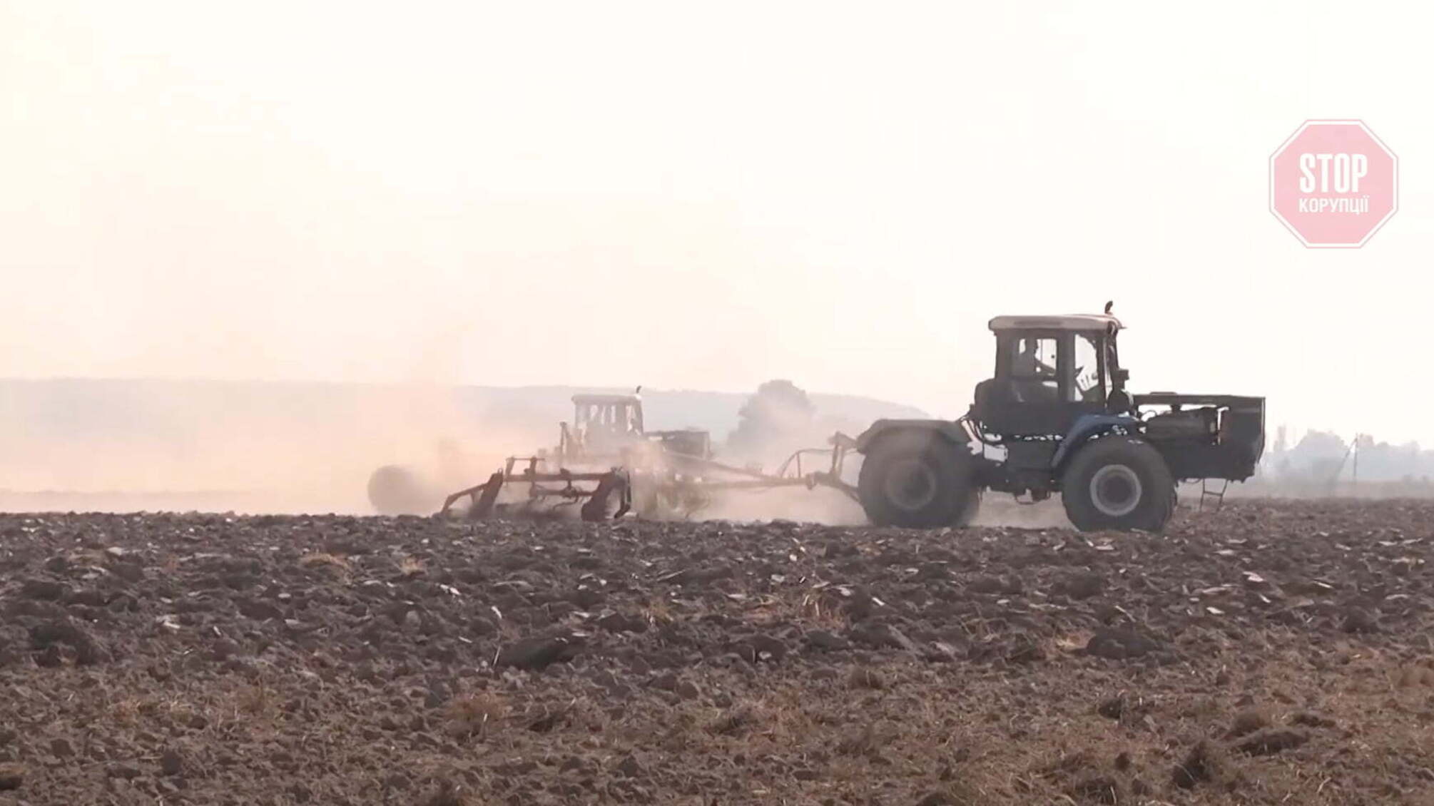 Дружина підлеглого Єрмака отримала землю на Житомирщині за заниженою в сто разів ціною