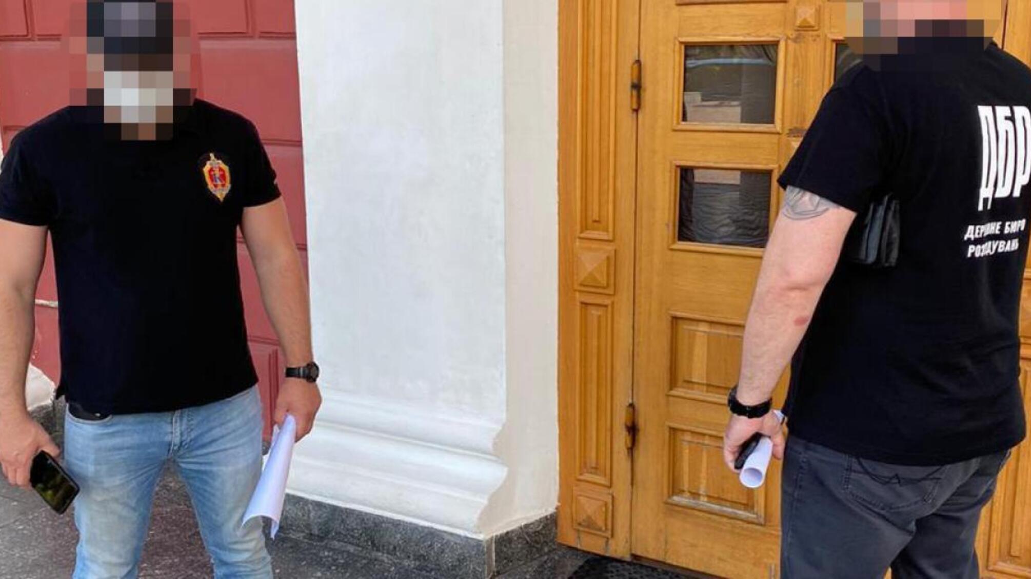 Закупівля безкоштовних підручників на 13 мільйонів гривень – ДБР проводить обшуки в Одеській міській раді