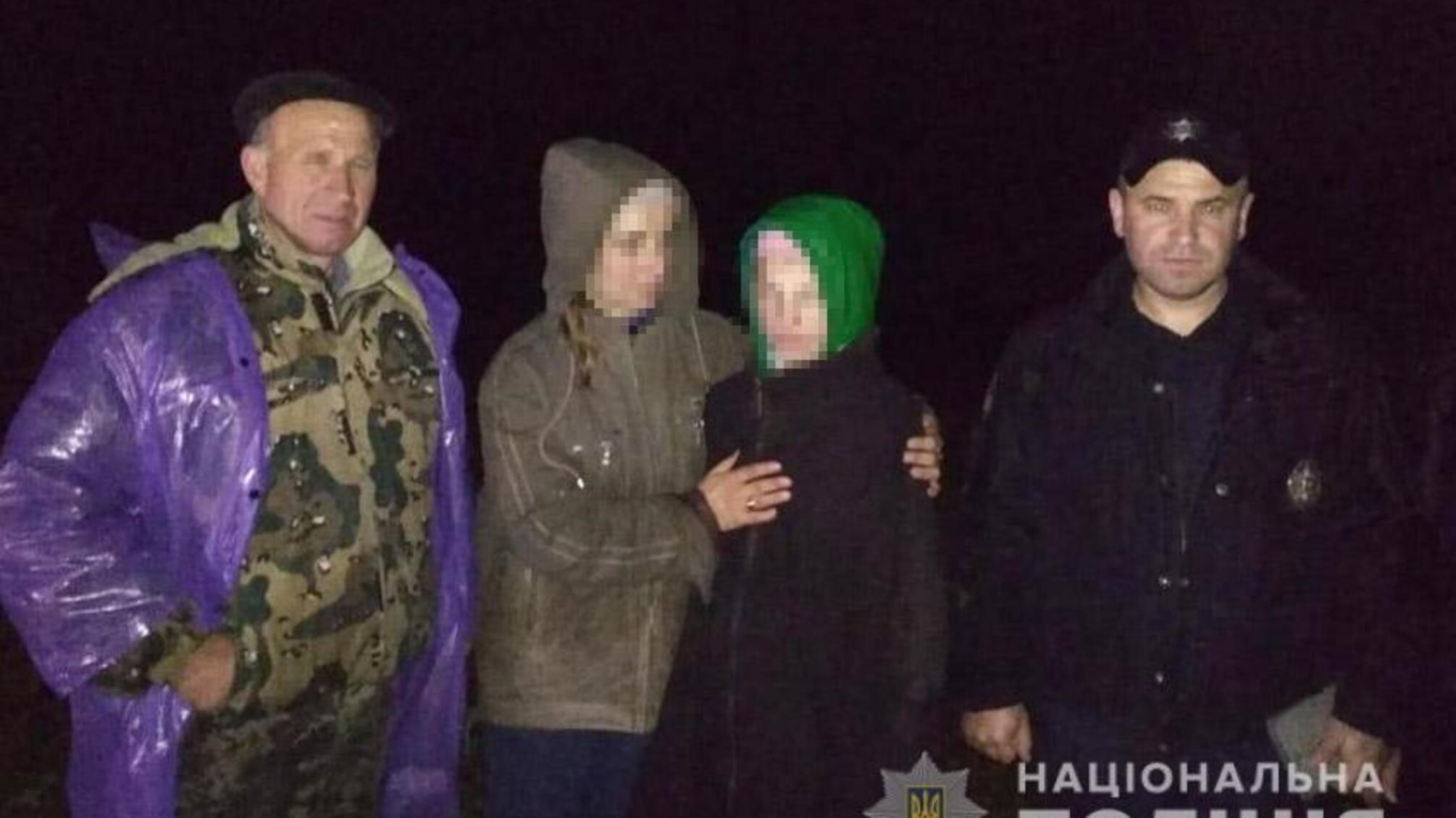 На Хмельниччині правоохоронці серед ночі знайшли у лісі зниклу 12-річну дівчинку