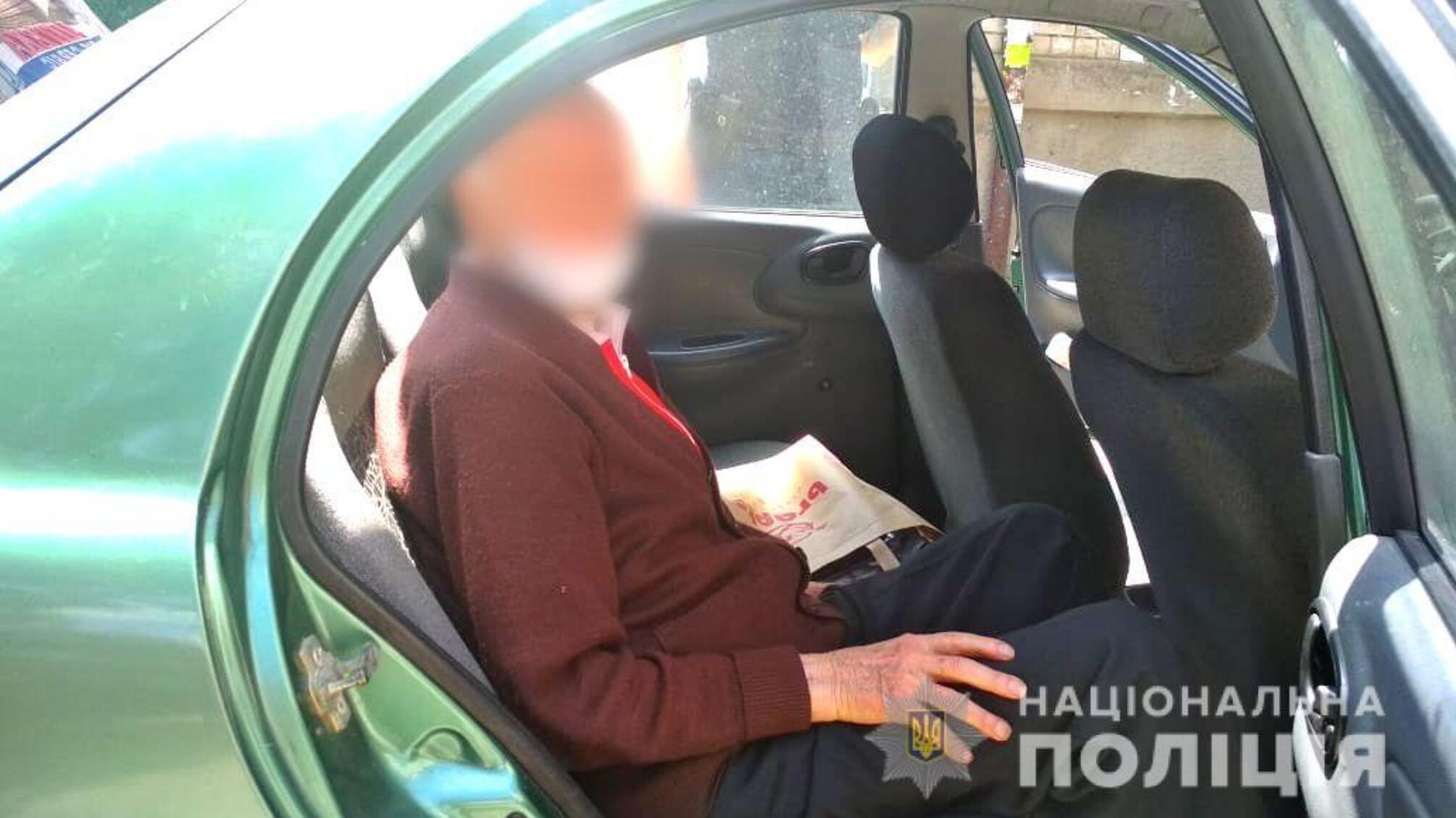 В Херсоні поліцейські допомогли повернутися додому ветерану Другої світової війни, який загубився у місті