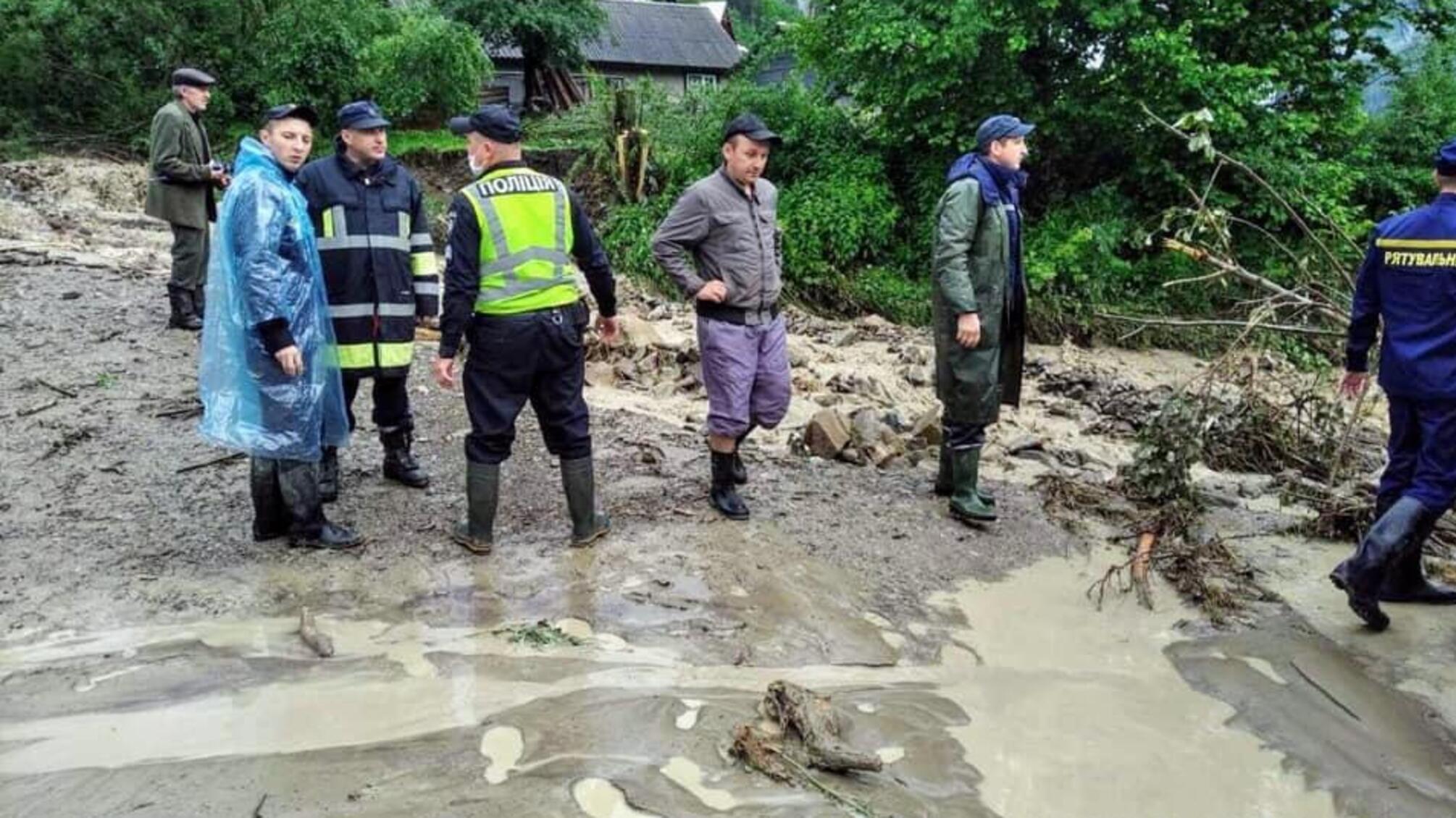 Поліція Івано-Франківщини інформує громадян про обмеження руху на автошляхах