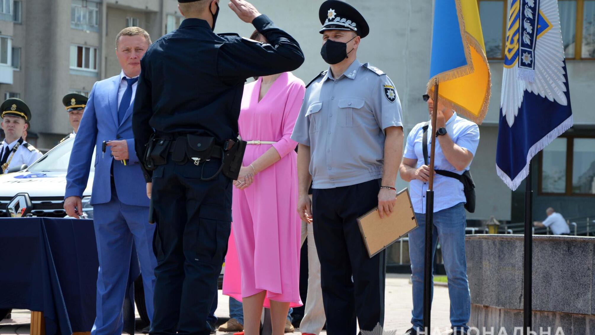 На Волині поліцейські офіцери громади отримали 25 службових автомобілів