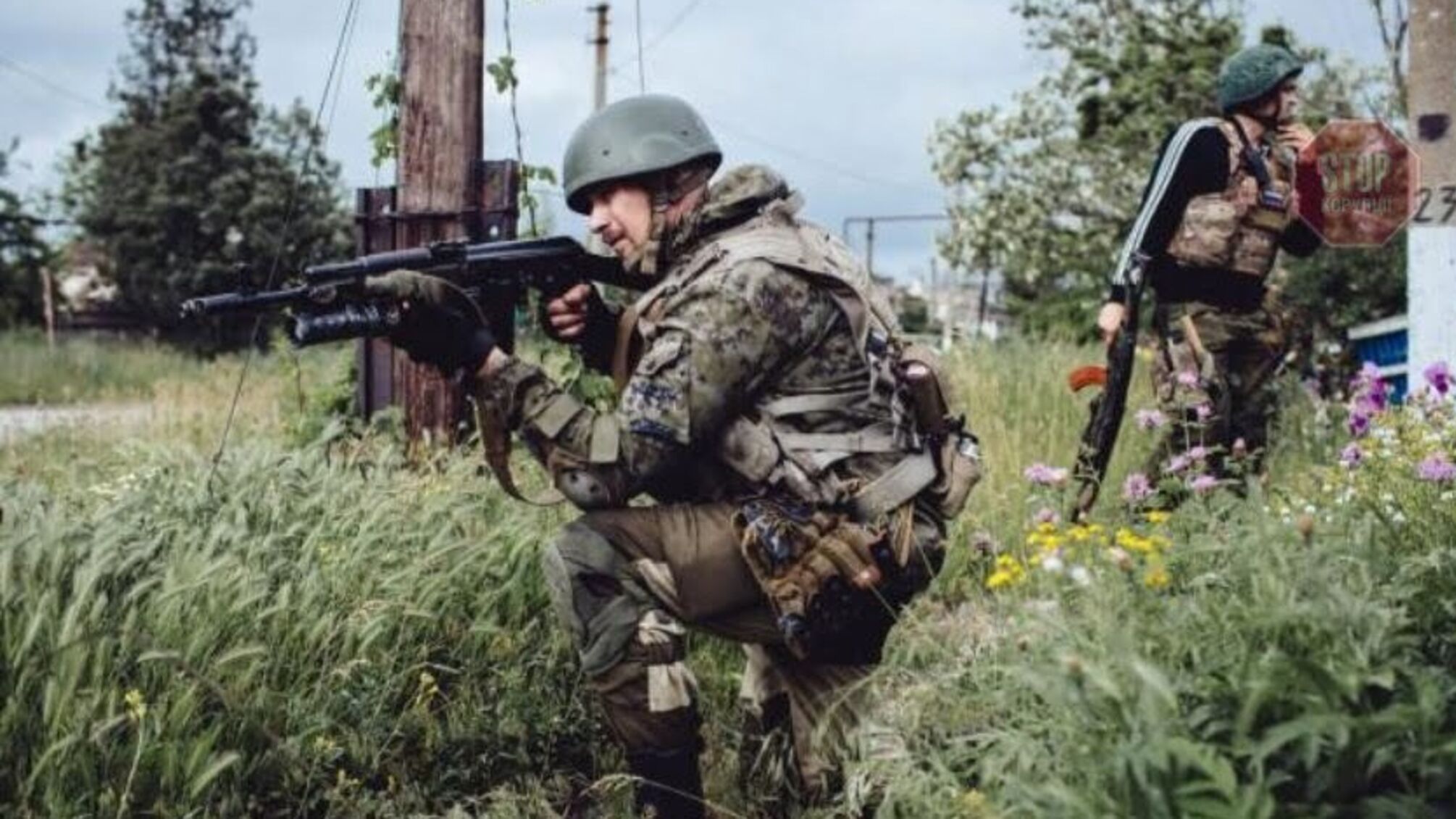 Росія відправила на Донбас колону військових вантажівок