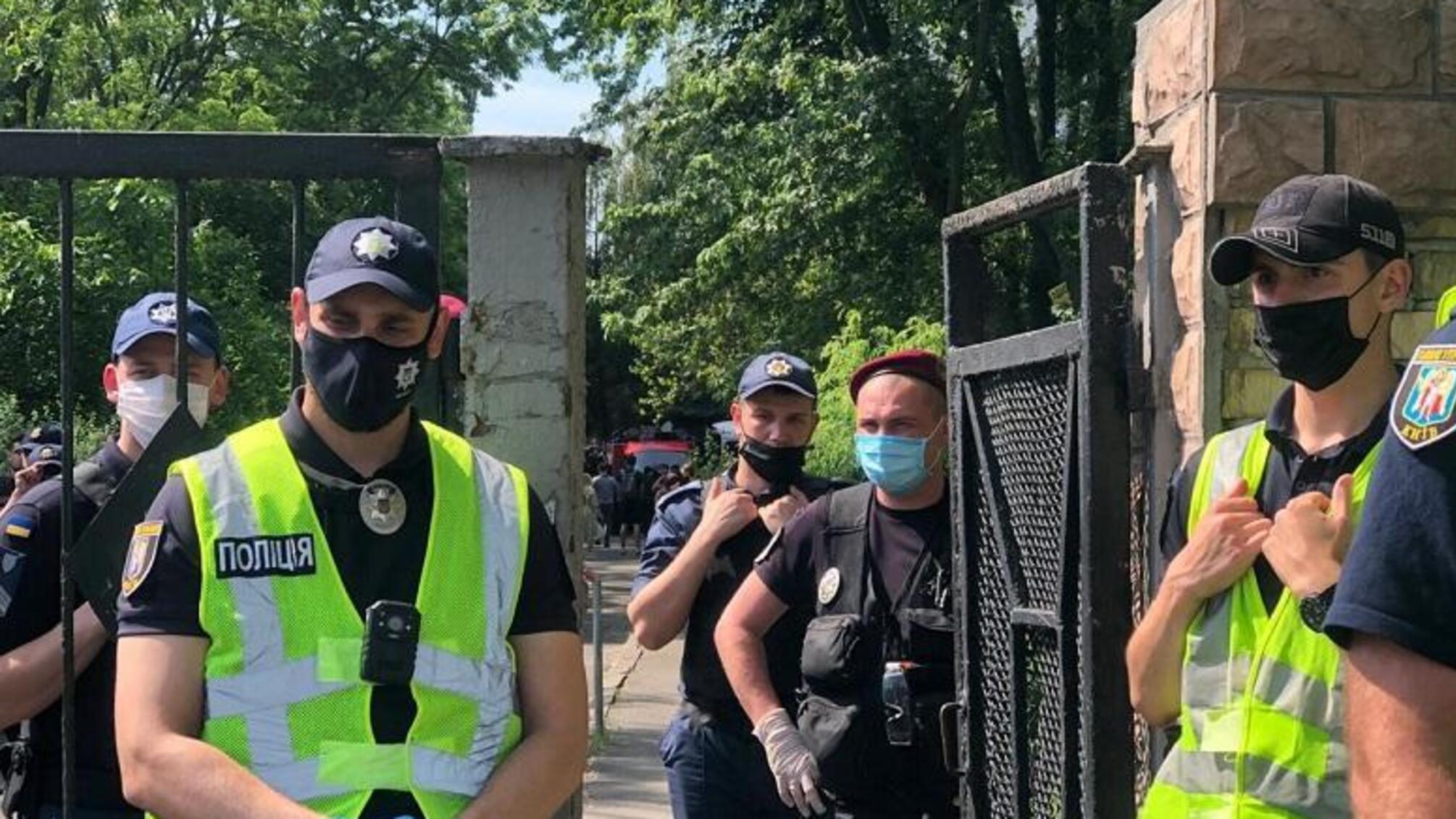 «За протиправні дії біля Шевченківського районного суду міста Києва на п’ятьох осіб складено адміністративні матеріали», - Андрій Крищенко