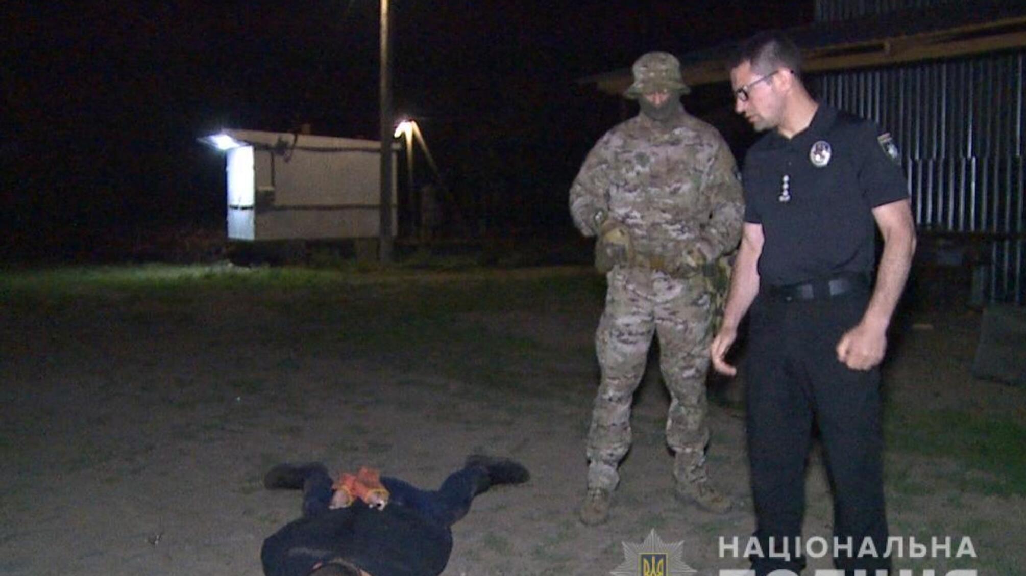 На Вінниччині поліцейські затримали етнічну злочинну групу, яка спеціалізувалася на крадіжках засобів захисту рослин по Україні
