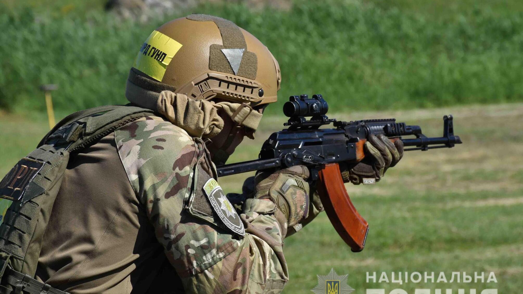 Поліцейські Кіровоградщини увійшли до трійки кращих команд на змаганнях із прикладної стрільби