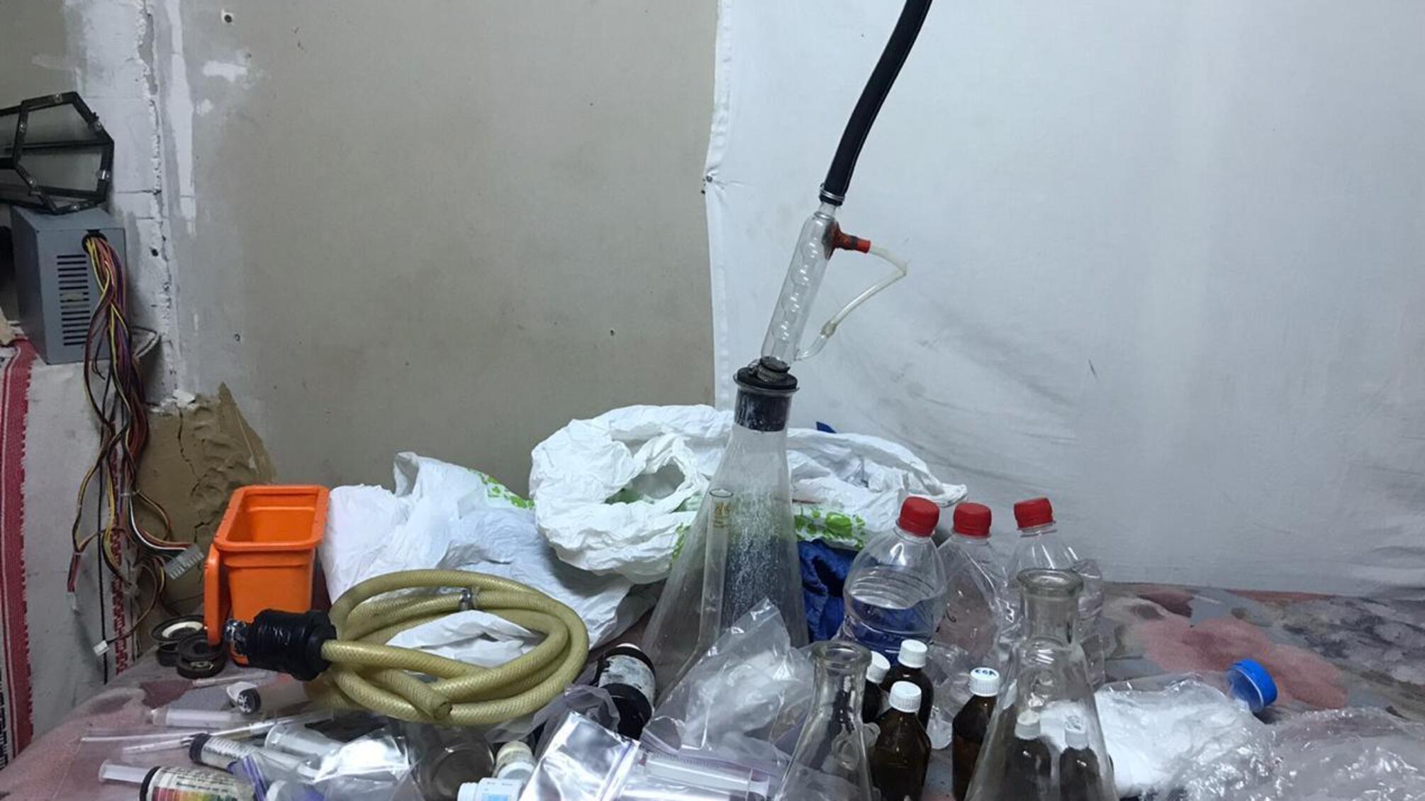 Поліція Київщини ліквідувала три нарколабораторії та затримала групу торгівців амфетаміном