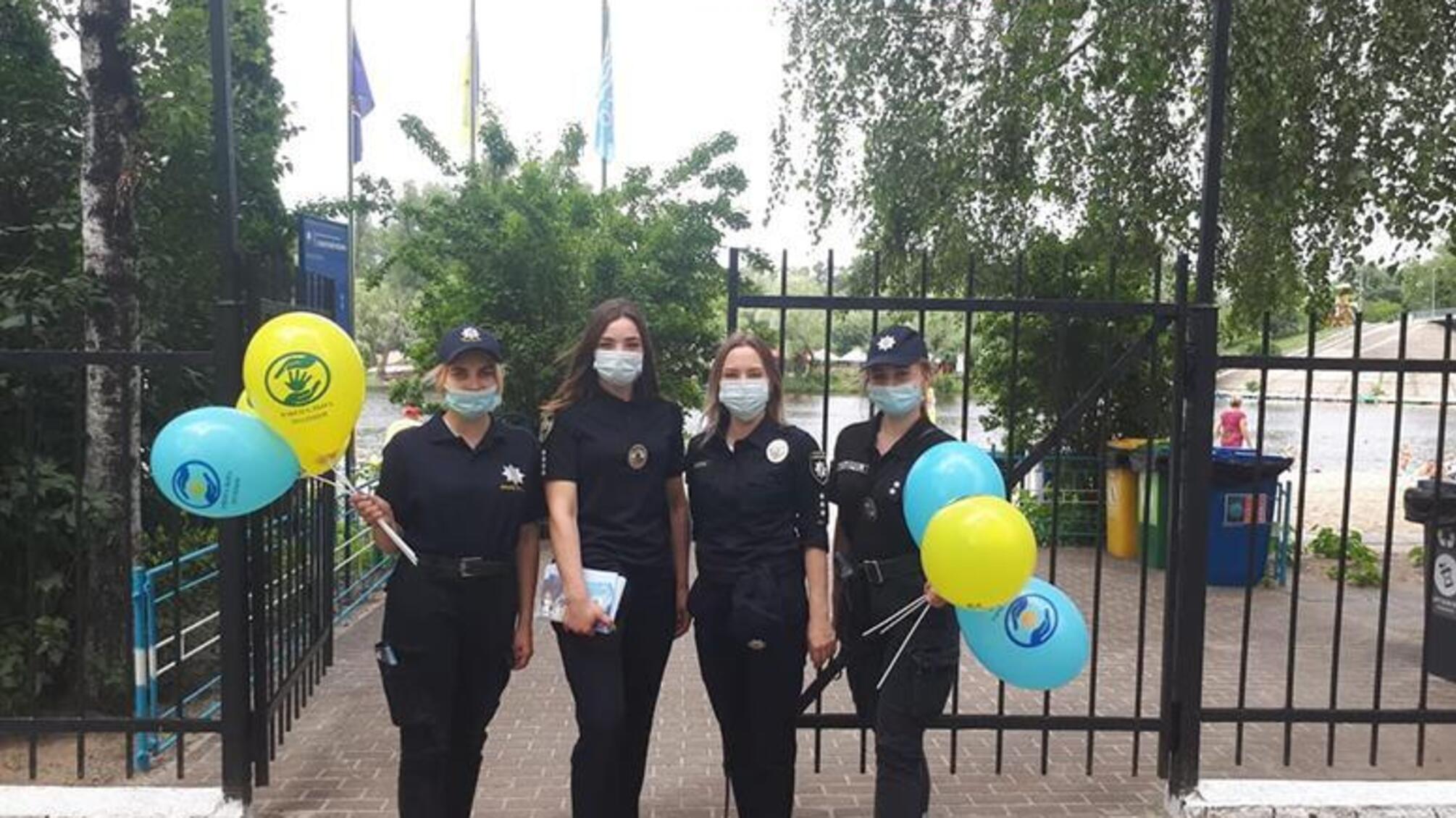 Поліцейські нагадали маленьким киянам про основні правила поводження на воді