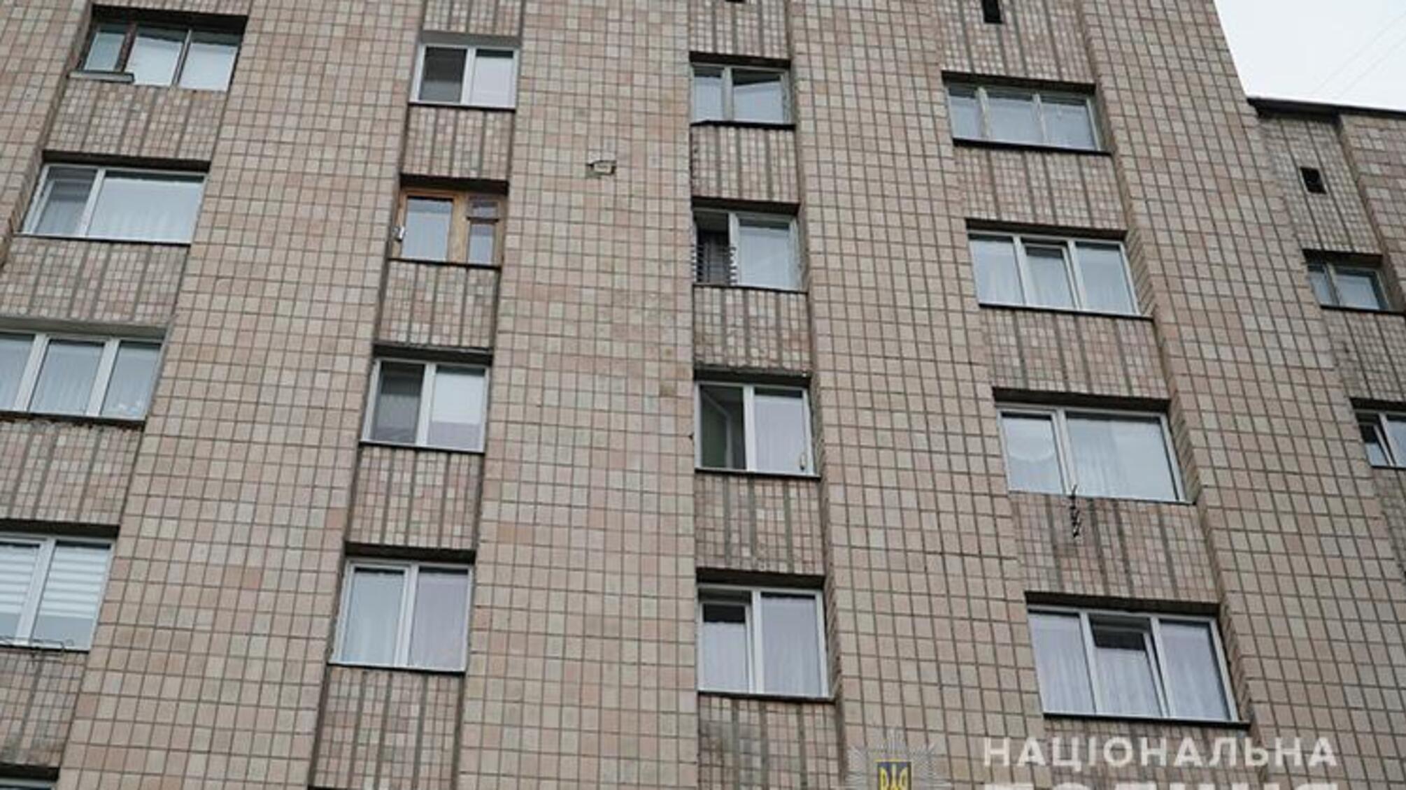 Тернопільські правоохоронці врятували п’ятирічного хлопчика, котрий ледь не випав з вікна