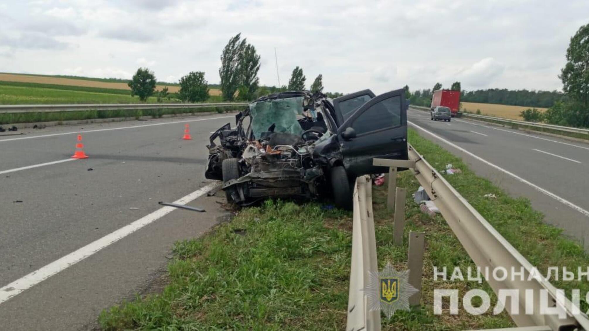 Поліцейські встановлюють обставини ДТП в Савранському районі, в якій загинули дві людини