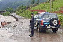Підтоплені дороги та мости: на Буковині та Прикарпатті посилюють заходи безпеки (фото)