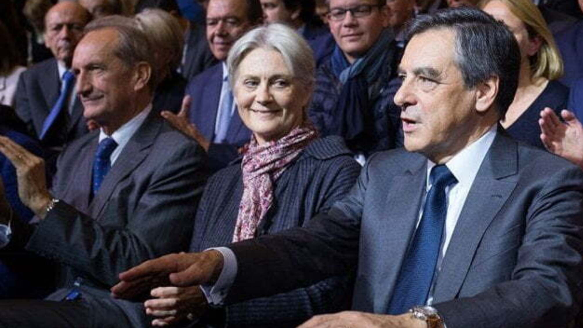 Експрем'єр Франції Фійон і його дружина отримали тюремні вироки