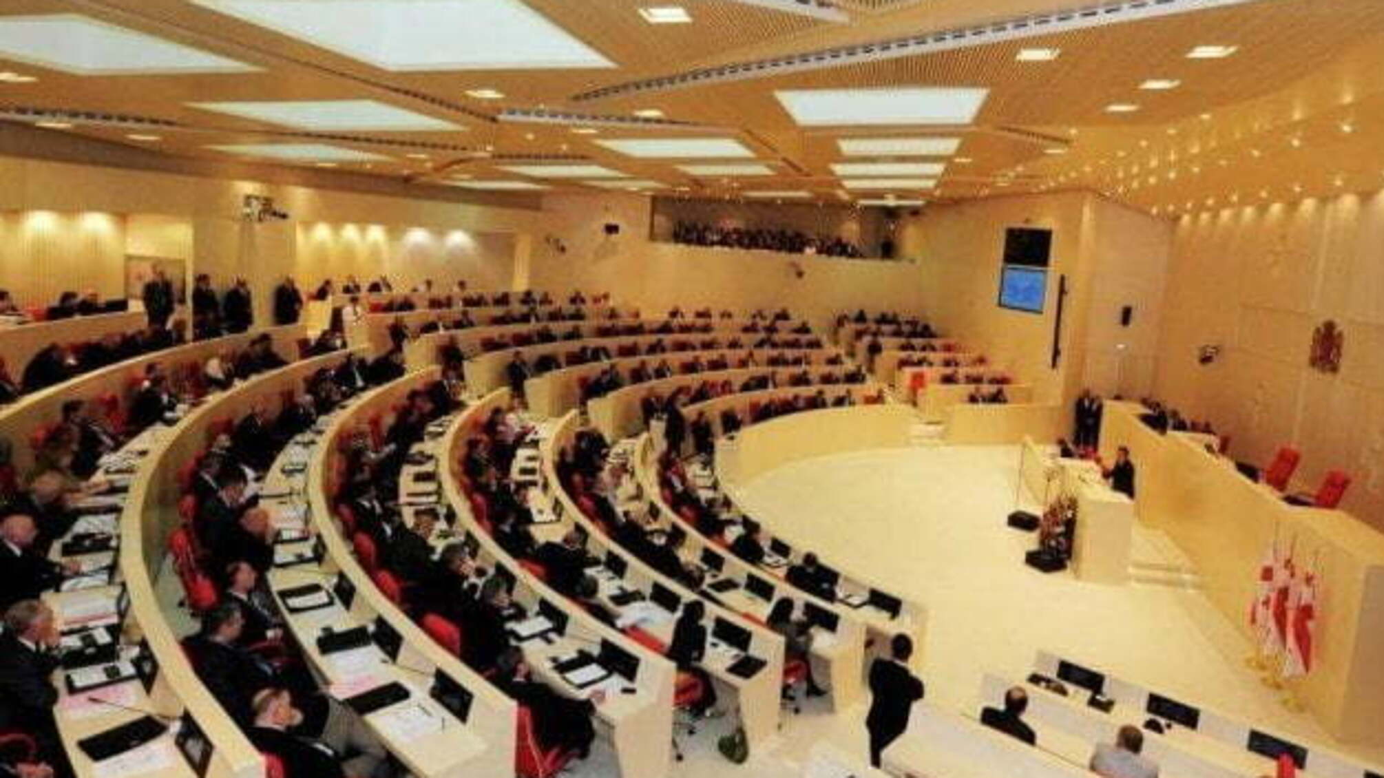 Парламент Грузії схвалив зміни до Конституції щодо виборів