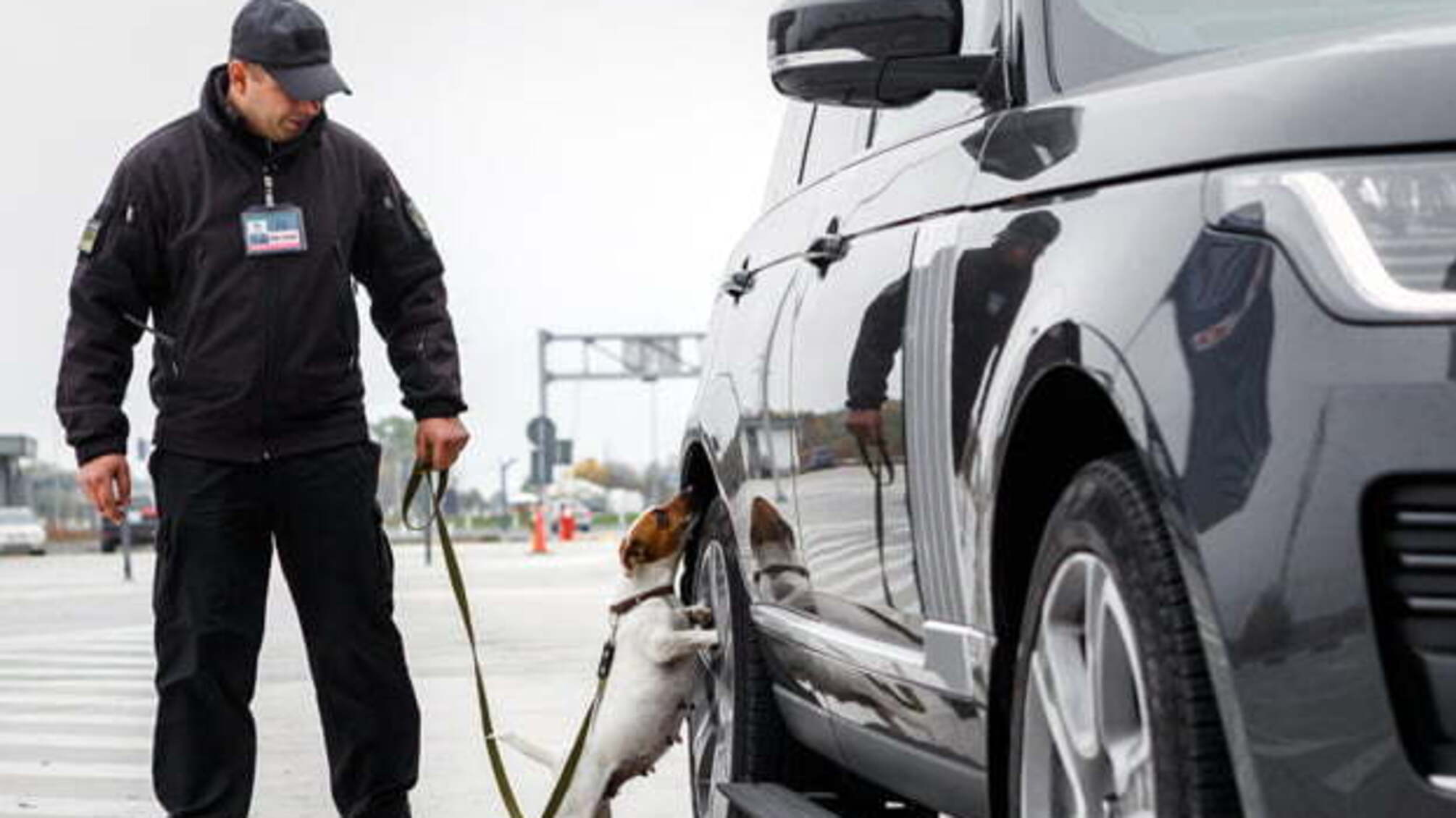 Кабмін планує встановити до 50% доплати митникам на час карантину