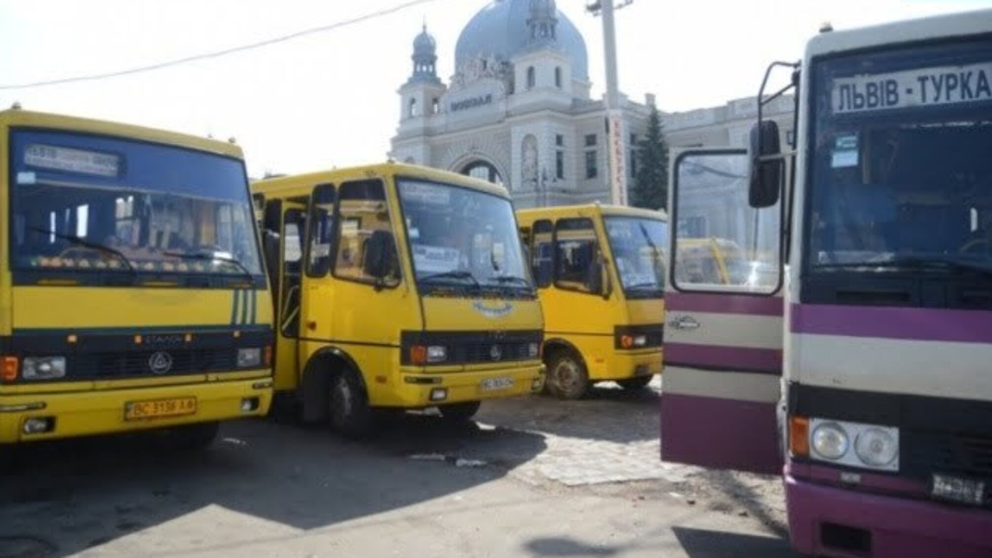 На Львівщині самовільно вирішили відновити перевезення попри карантин