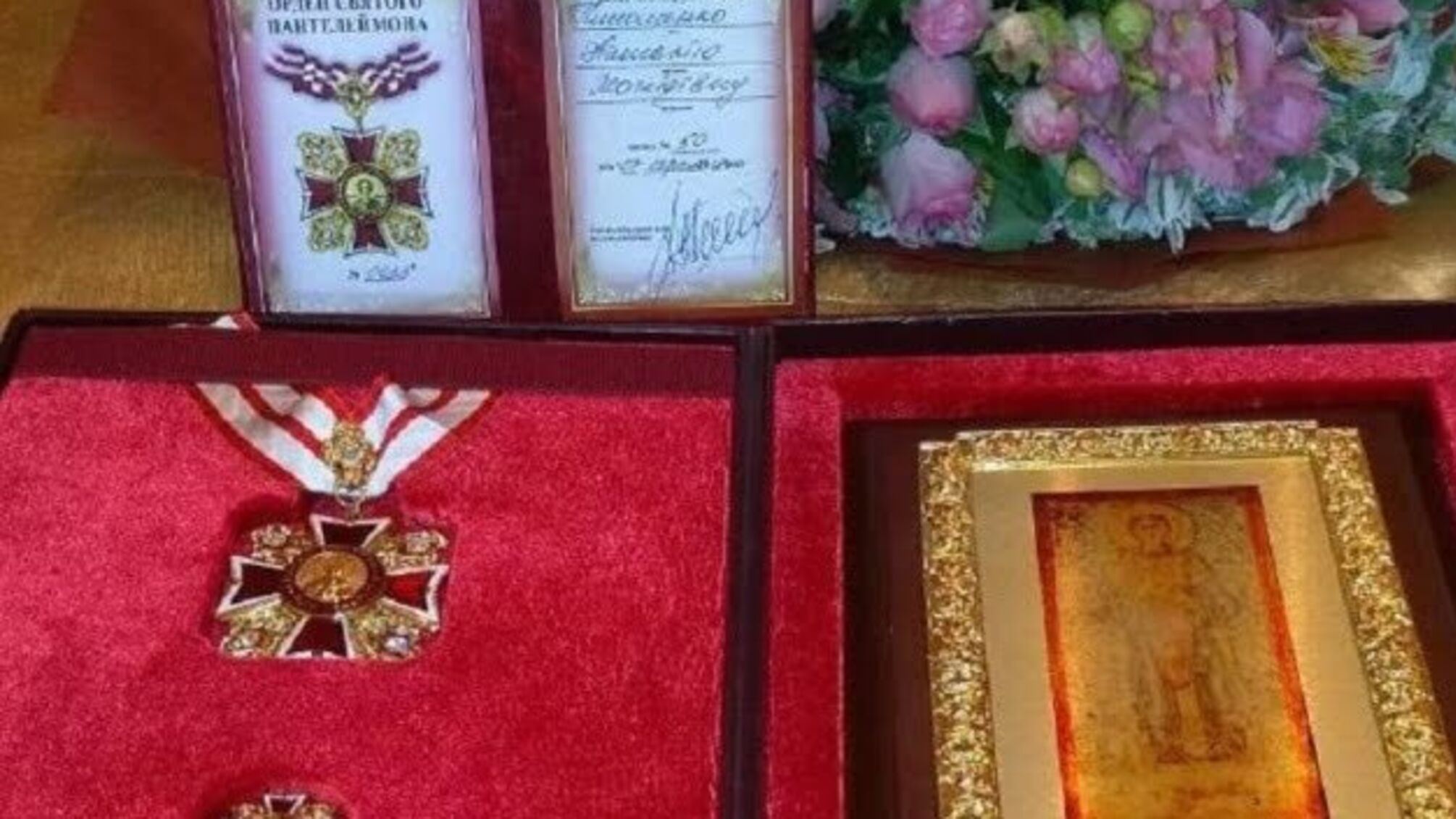 Українських медиків попри карантин нагородять 'Орденом святого Пантелеймона'