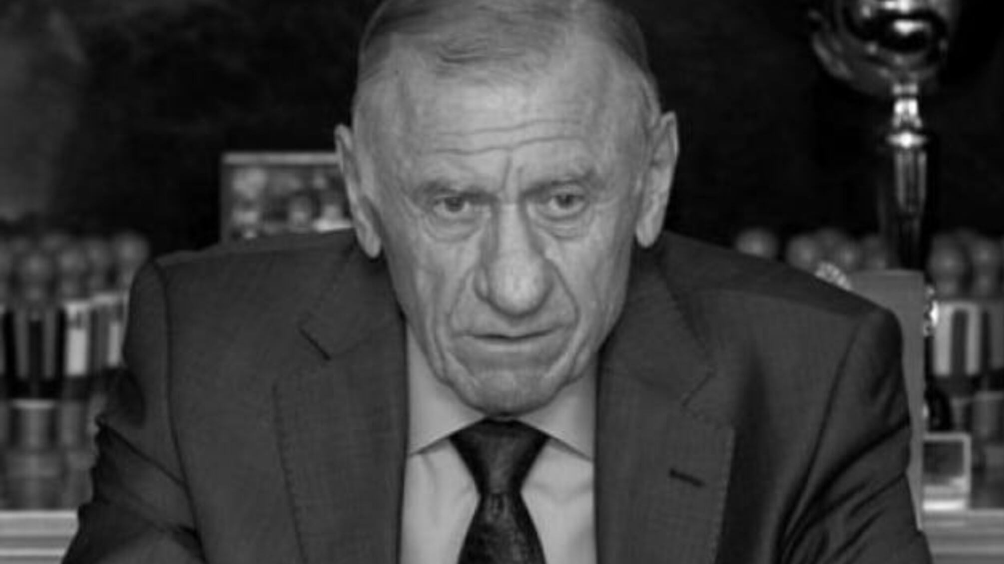 Пішов з життя екстренер 'Карпат' Юрій Дячук-Ставицький