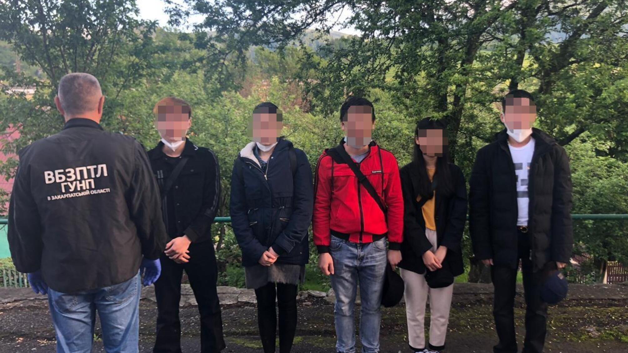 На Закарпатті поліція виявила групу осіб, які незаконно перебували на території України