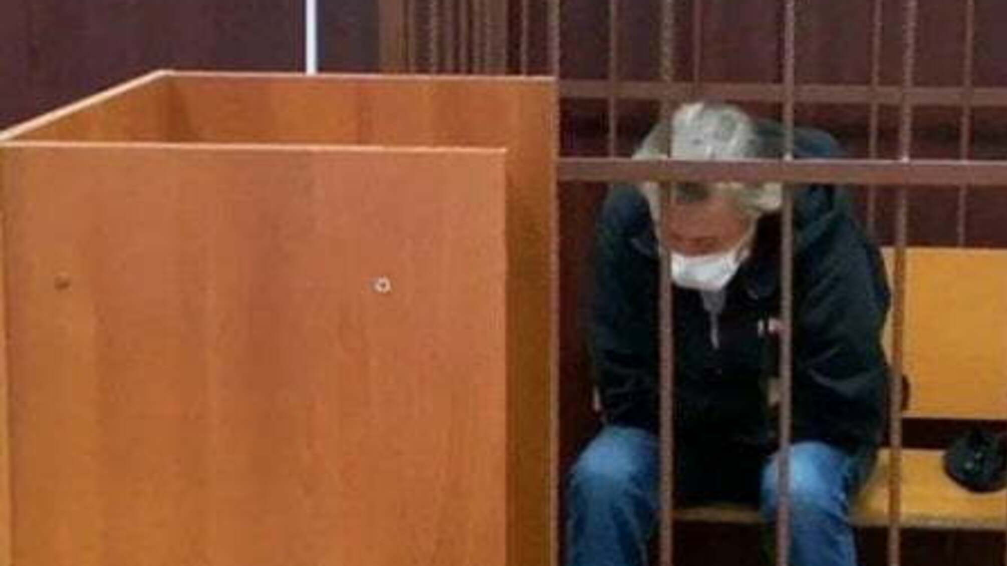 Єфремова посадили під домашній арешт