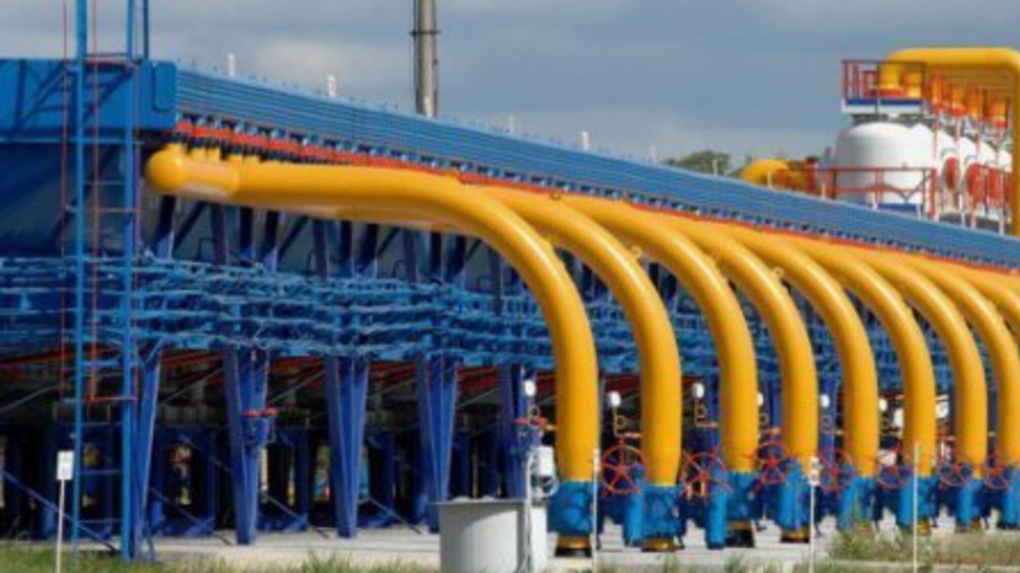 Газпром почав демонтаж труб, якими газ постачають в Україну