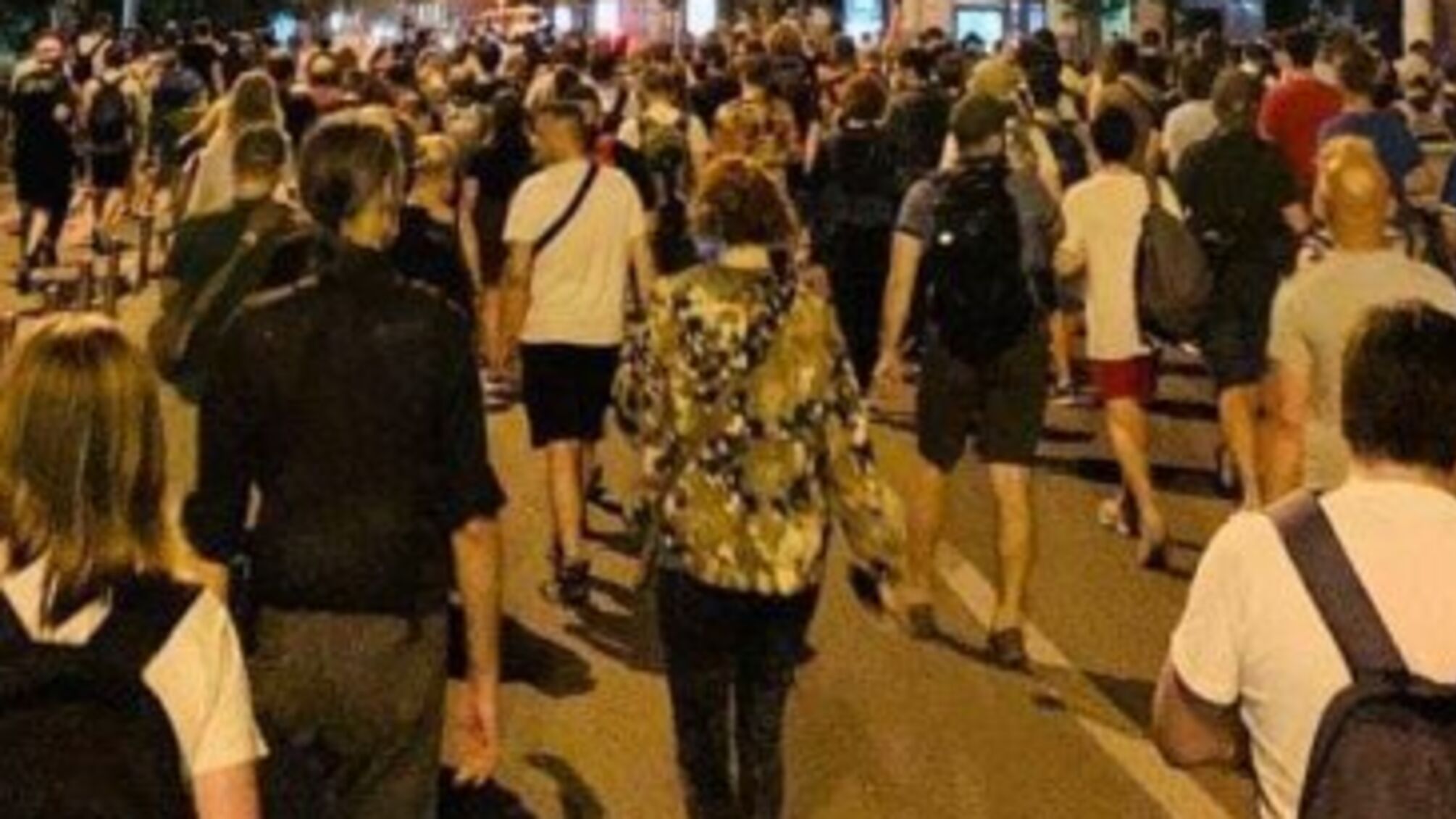 "Зелю геть" - до помешкання президента прийшли протестувальники