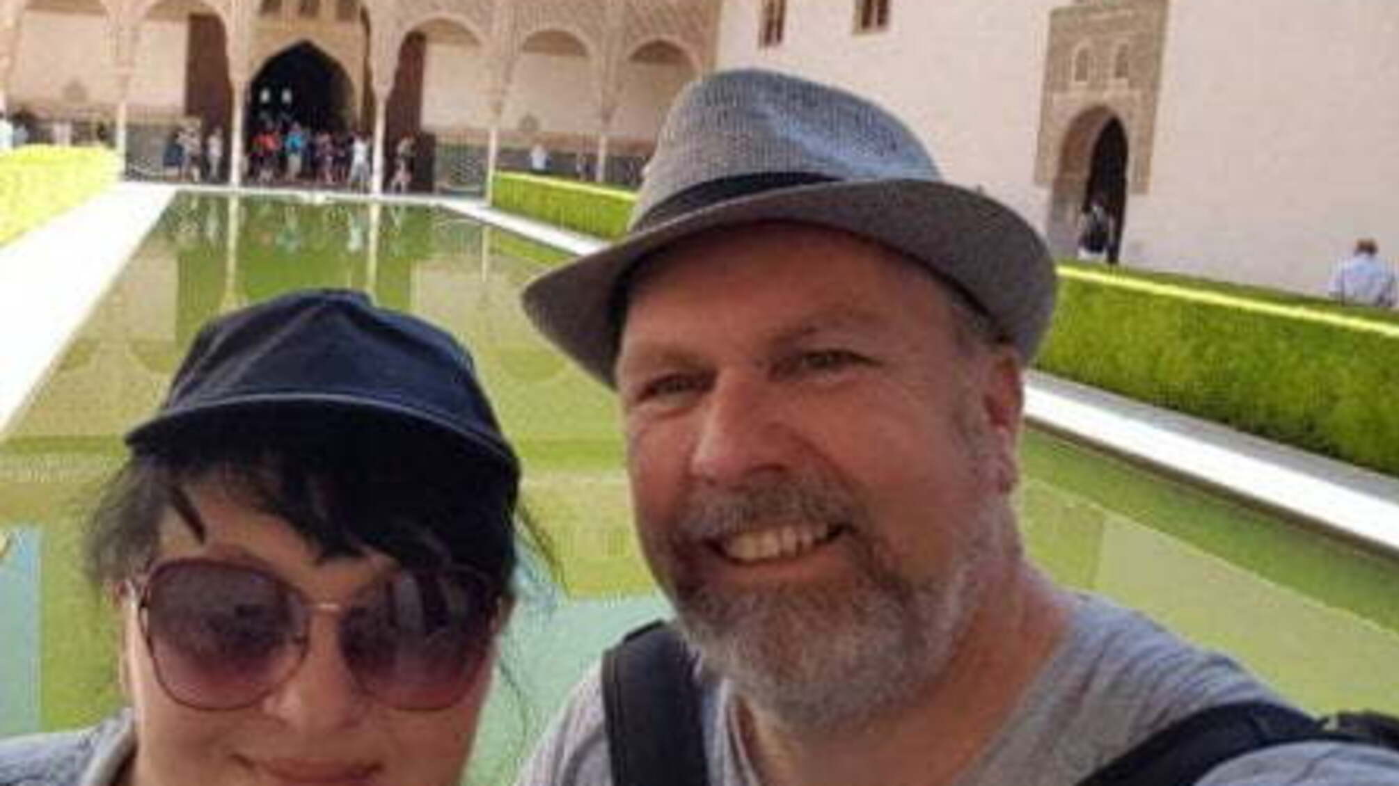 Українка двічі здавала іспит, щоб вийти заміж за іноземця8