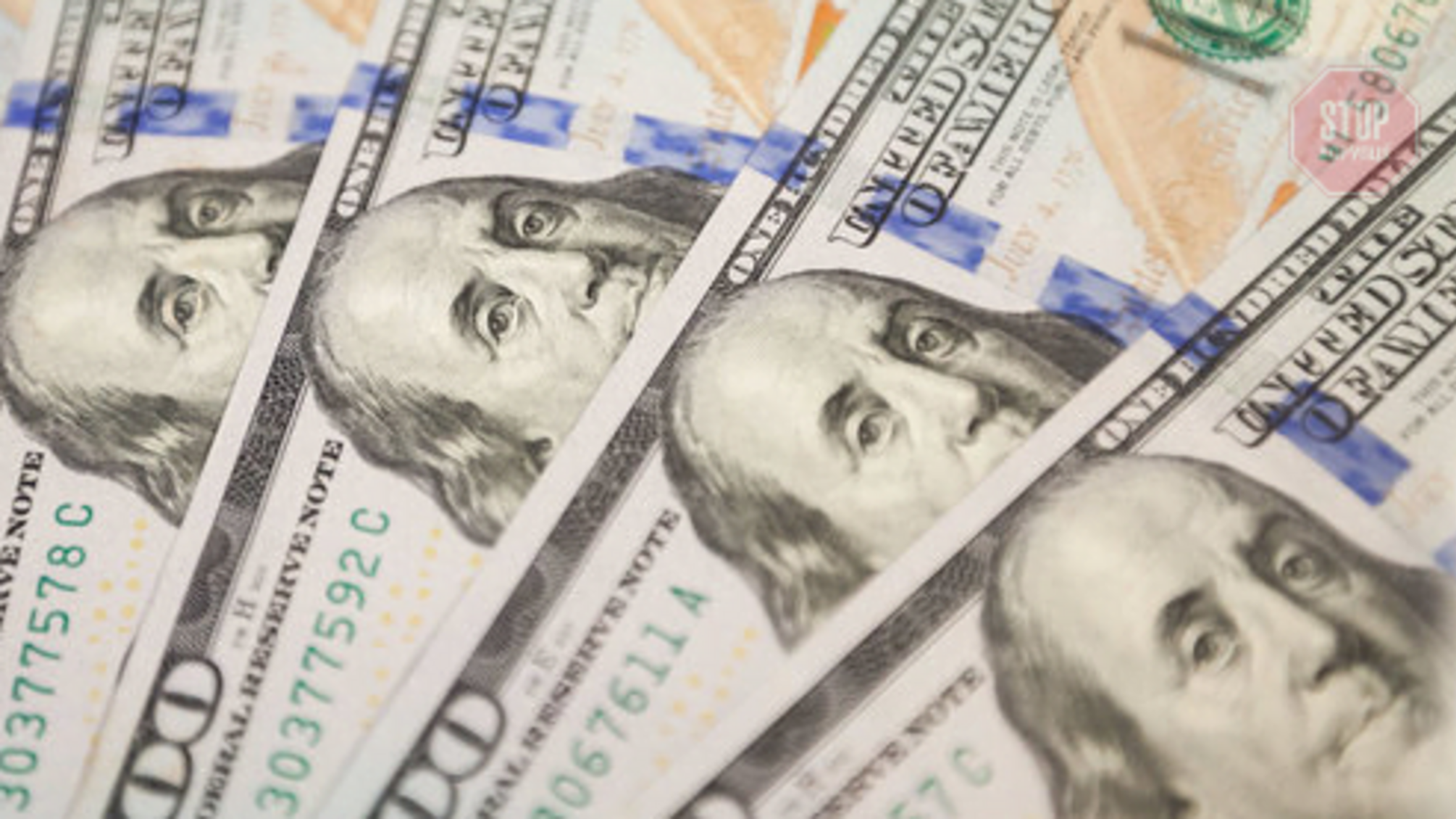 На Закарпатті правоохоронці викрили прикордонника на доларовому хабарі (фото)