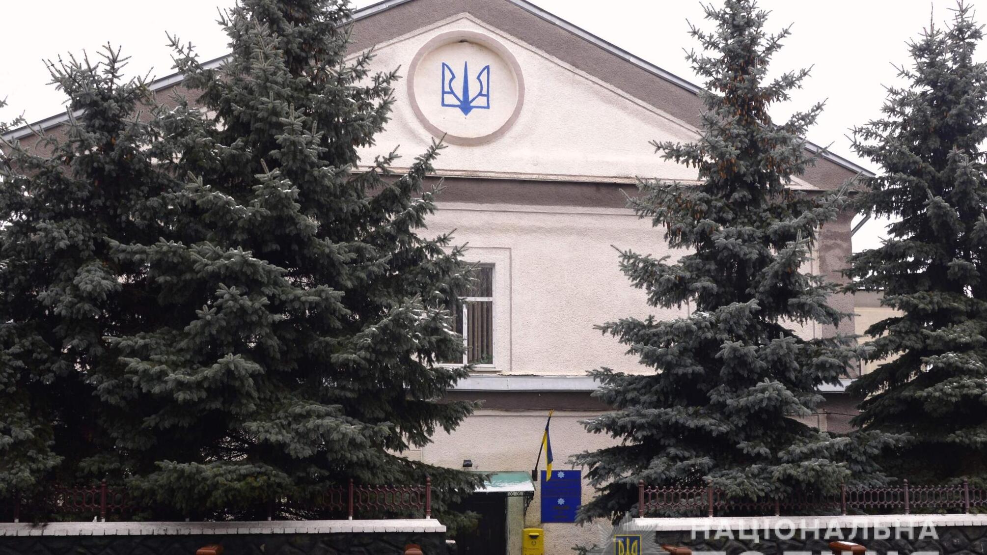 Поліція Київщини встановила особу, яка повідомила про неправдиве замінування у м. Фастів
