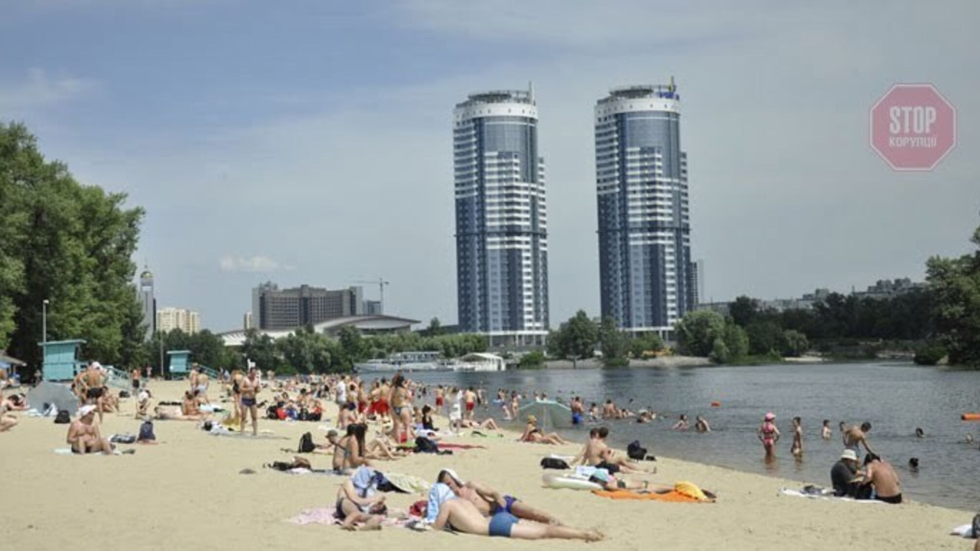 Кличко заборонив купатися у столичних водоймах