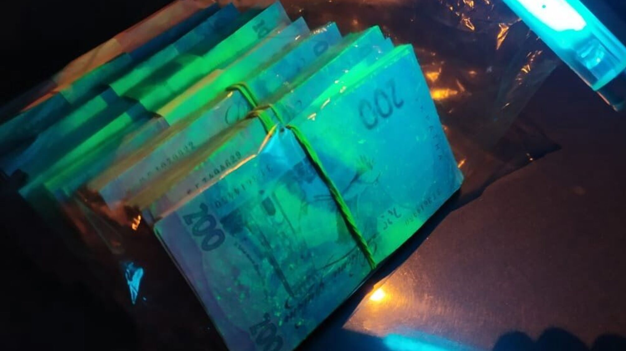 На Запоріжжі депутата затримали на хабарі (фото)