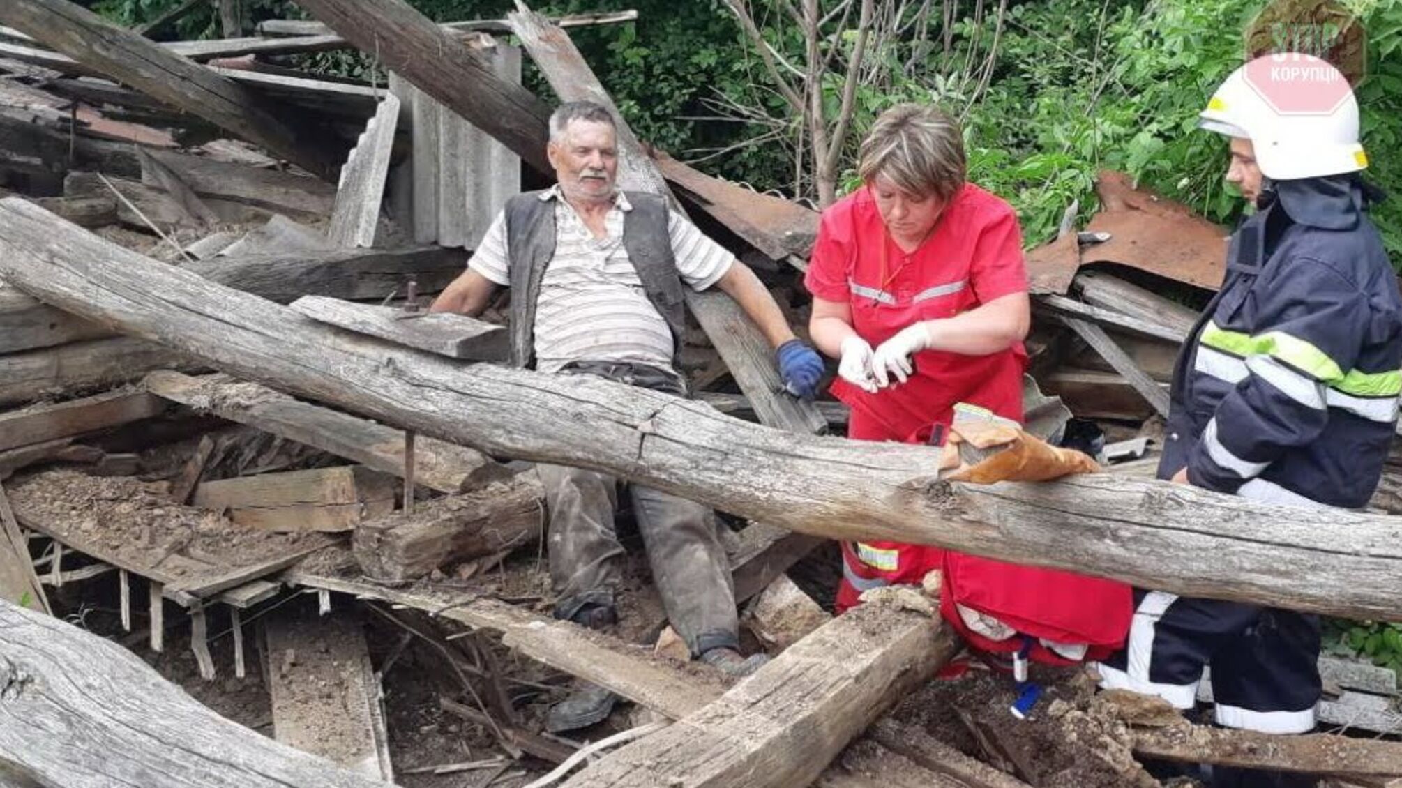 На Харківщині на людей впав дах будинок, є постраждалі