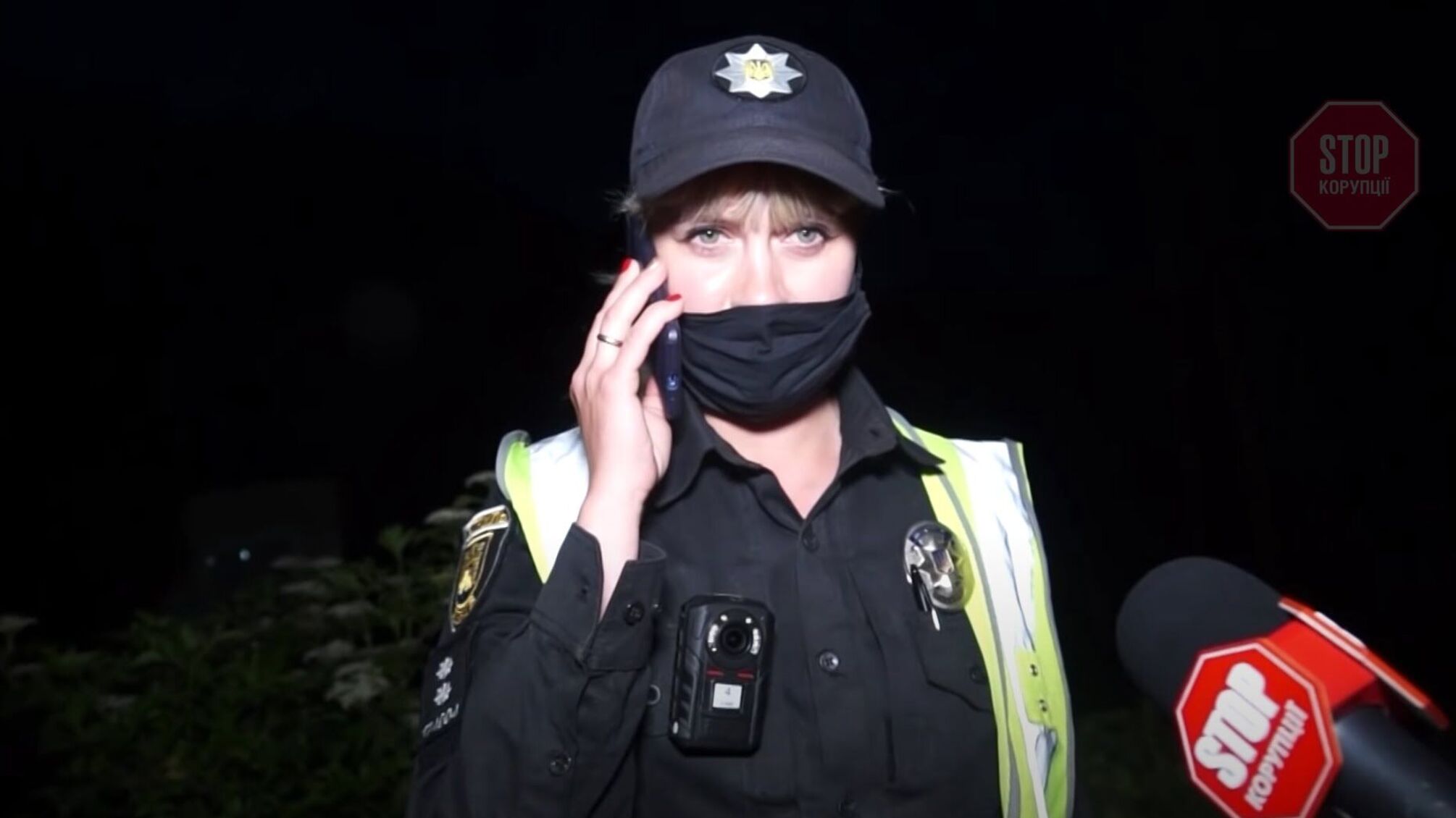 «Виконуйте свої обов’язки!», – поліціянтка жорстко звернулась до очільника Славського (відео)