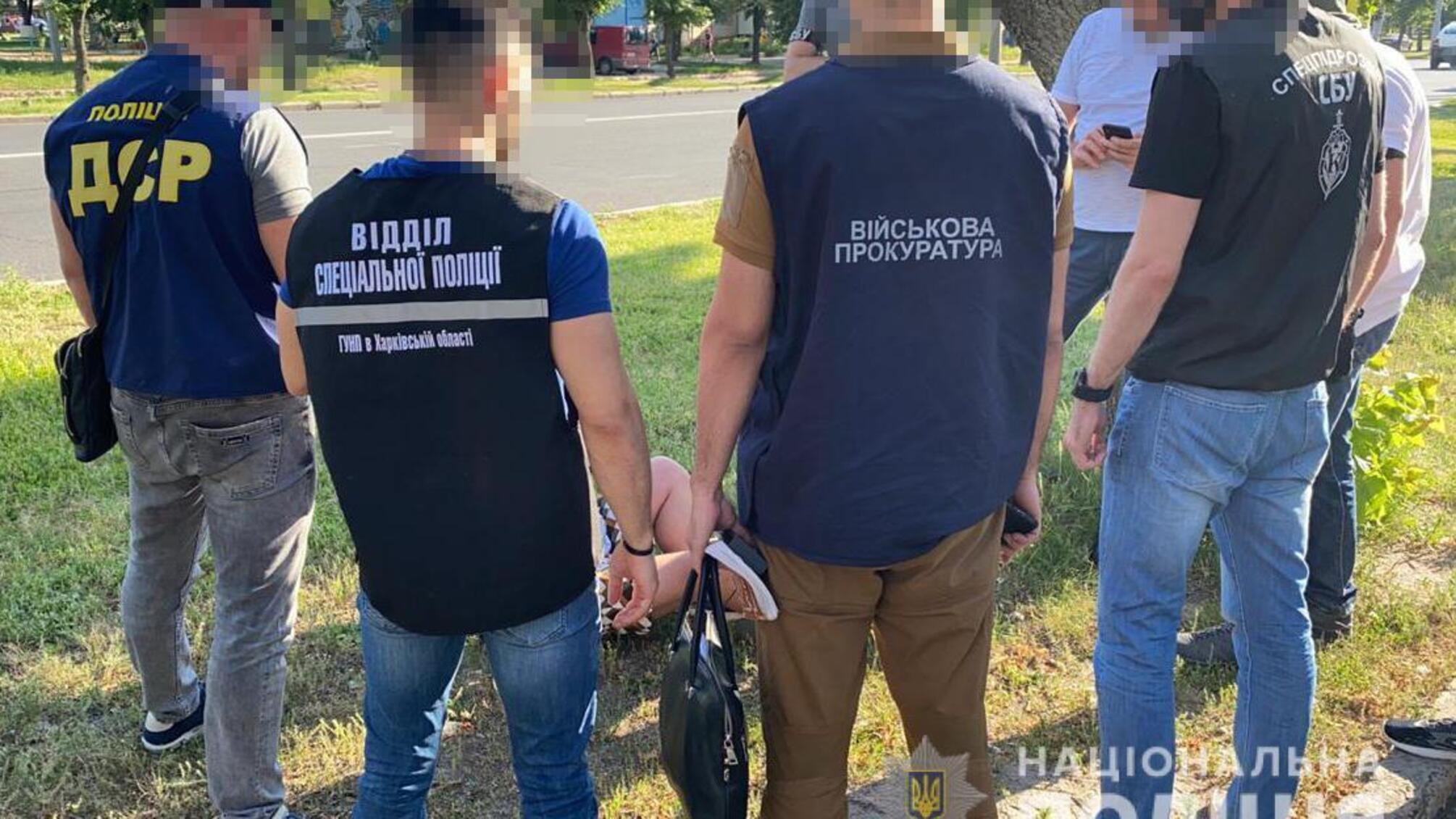 На Харківщині поліцейські затримали чоловіка під час продажу 10 кг пластиду