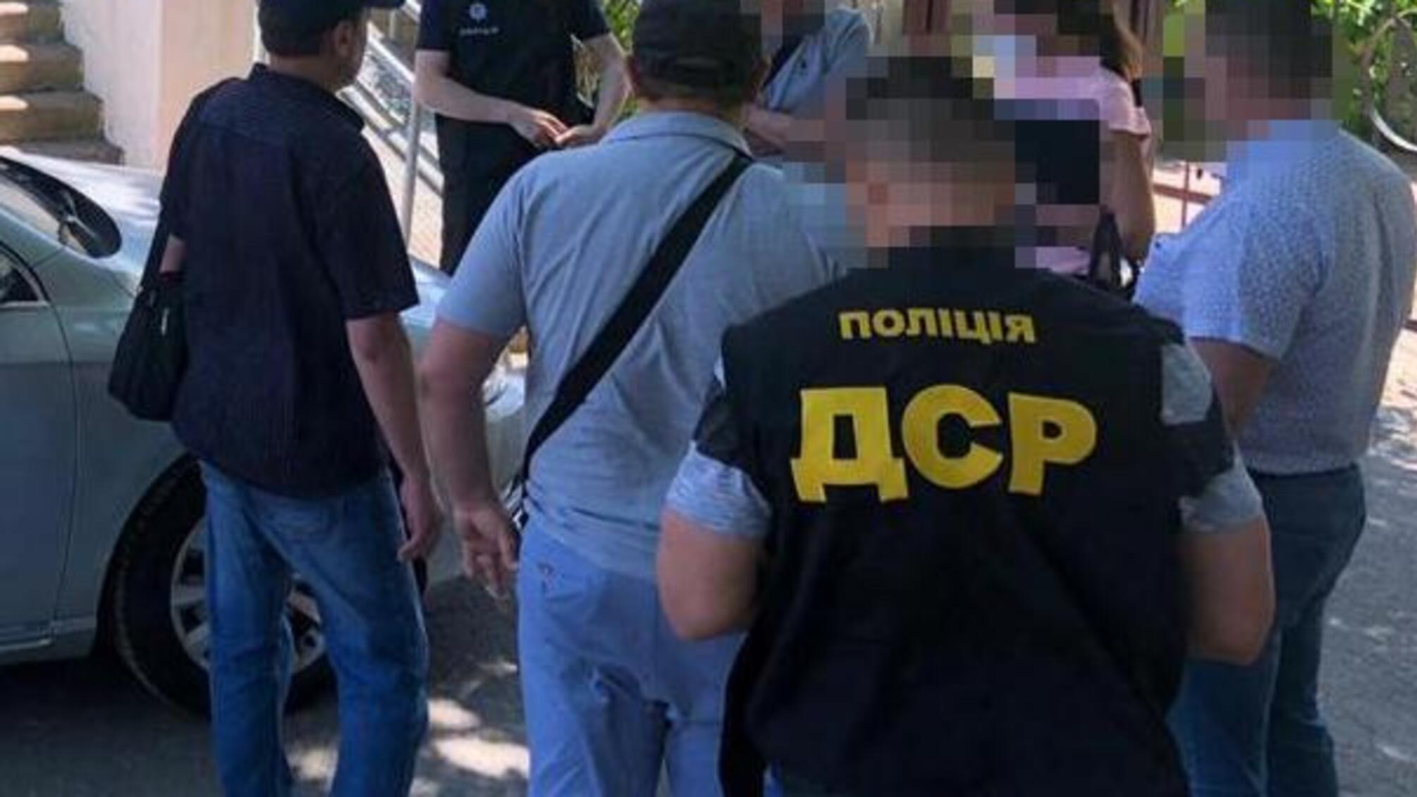 У Києві на хабарі поліцейські затримали керівника міськрайонного управління Держгеокадастру