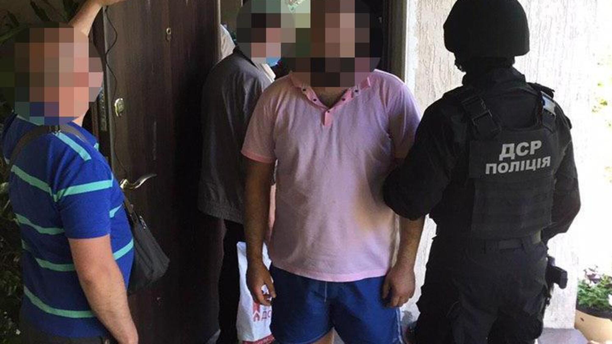 За вимагання коштів із арештантів Київського СІЗО двом кримінальним авторитетам повідомлено про підозру