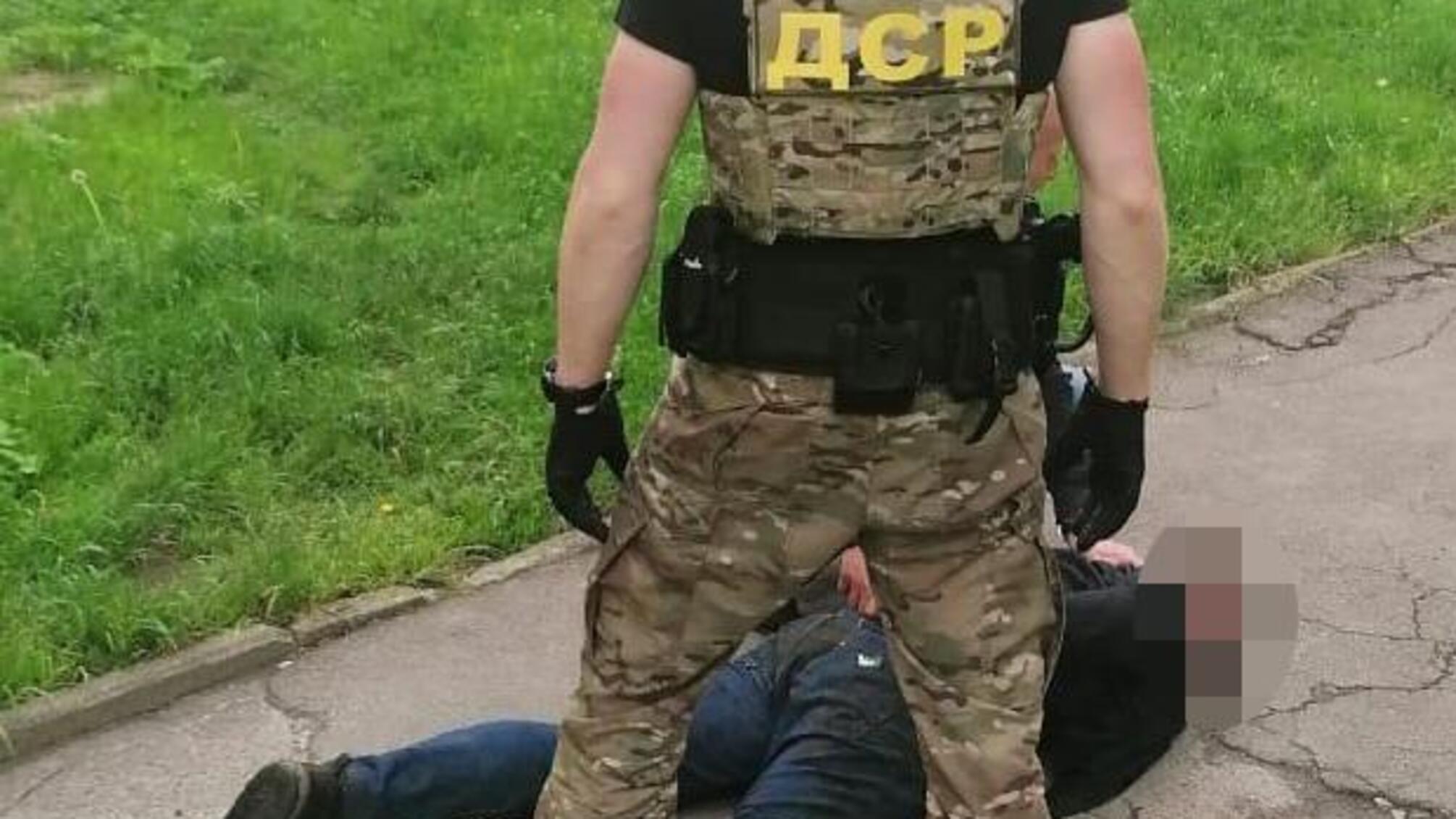 У Львові поліцейські затримали осіб, які відібрали у підприємця 4,5 мільйони гривень