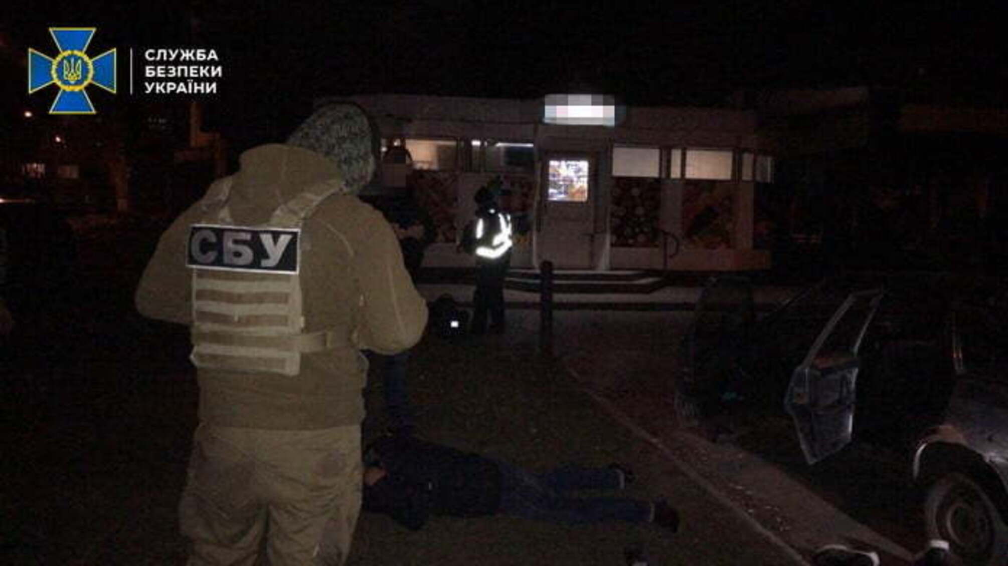 За матеріалами СБУ повідомлено про підозру угрупованню торгівців зброєю з району проведення ООС