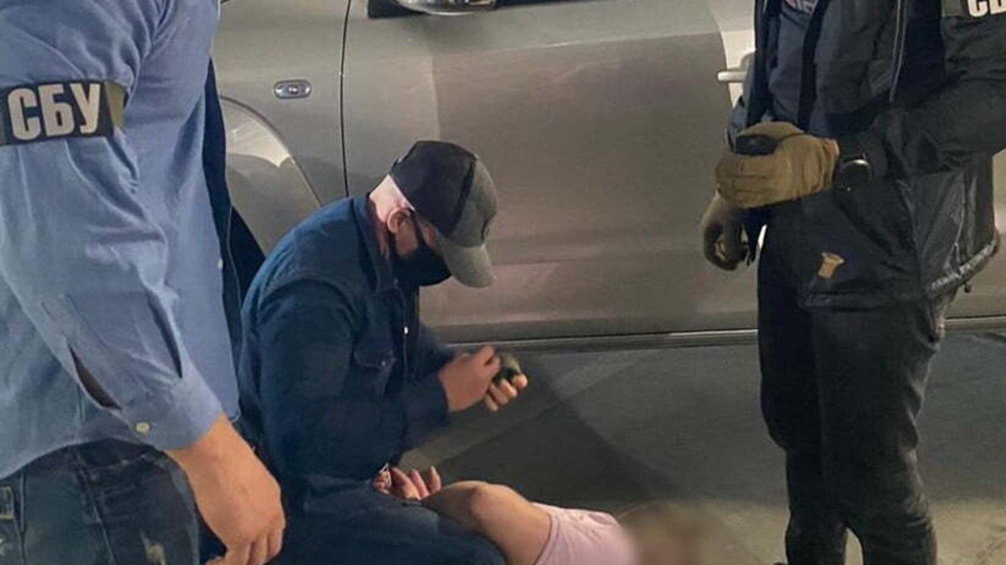 У Києві СБУ затримала комерсанта, який «продавав» посаду начальника управління у Нацбанку