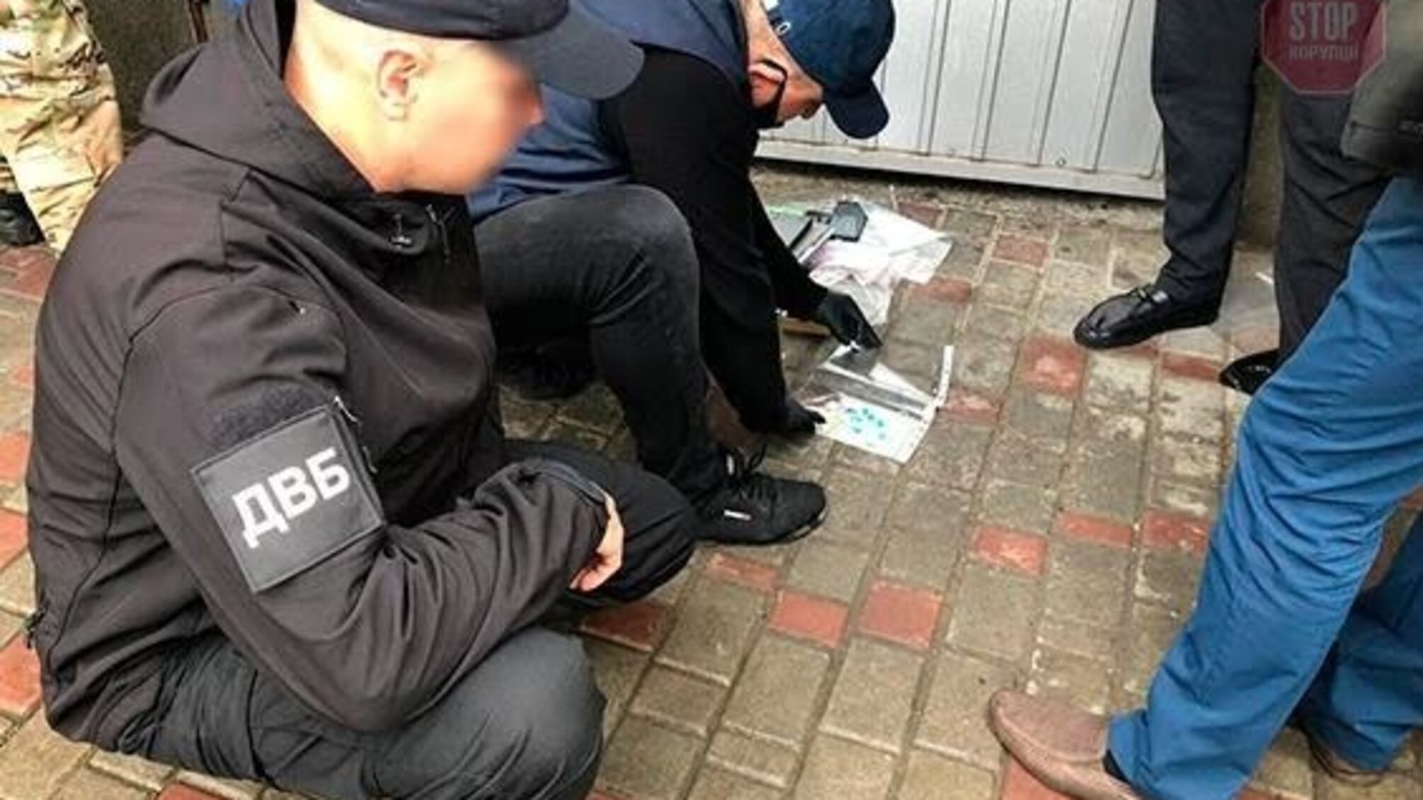 Псевдополіцейський дурив людей, аби вкрасти гроші - його затримали (фото)