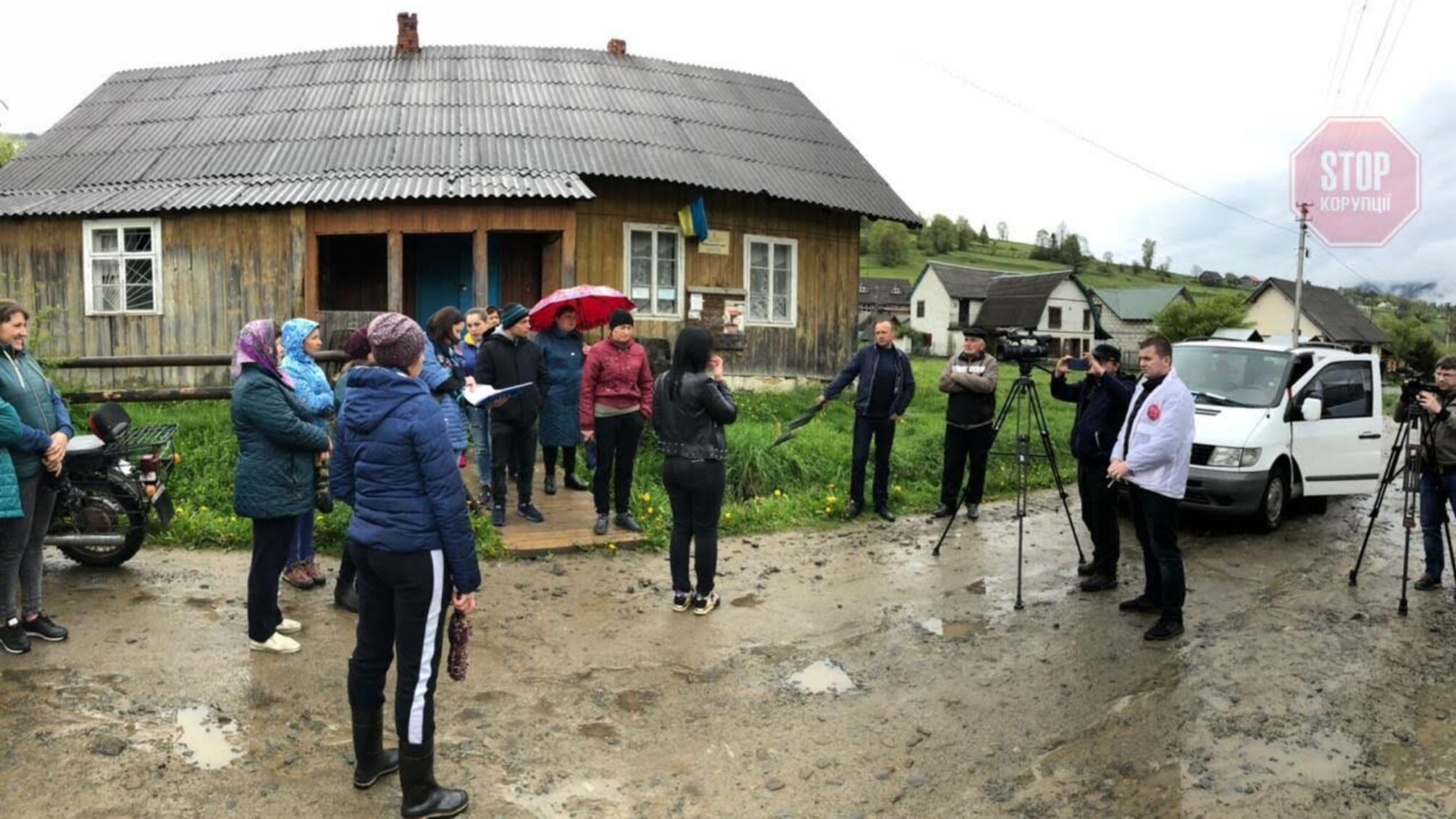 Забрав у селян і віддав олігарху: голову Славської ОТГ звинуватили в розбазарюванні курортних земель