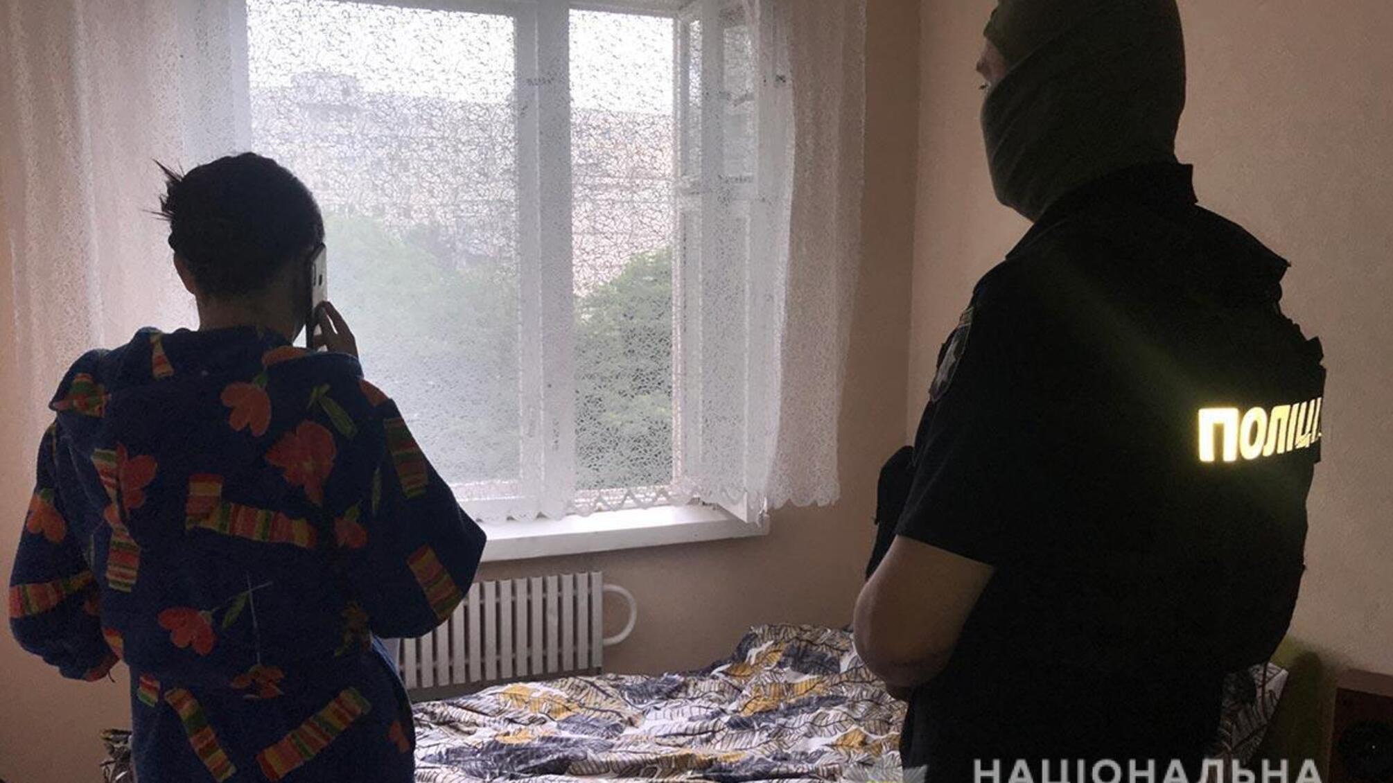 На Полтавщині поліція викрила жінку, яка під приводом продажу антисептиків та медичних масок ошукала десятки людей