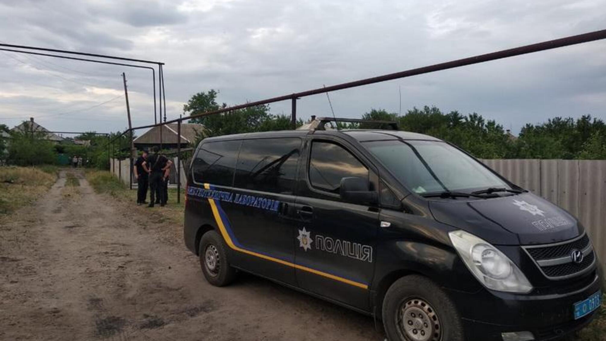 Поліція встановлює обставини вибуху в Станиці Луганській, внаслідок якого загинуло подружжя