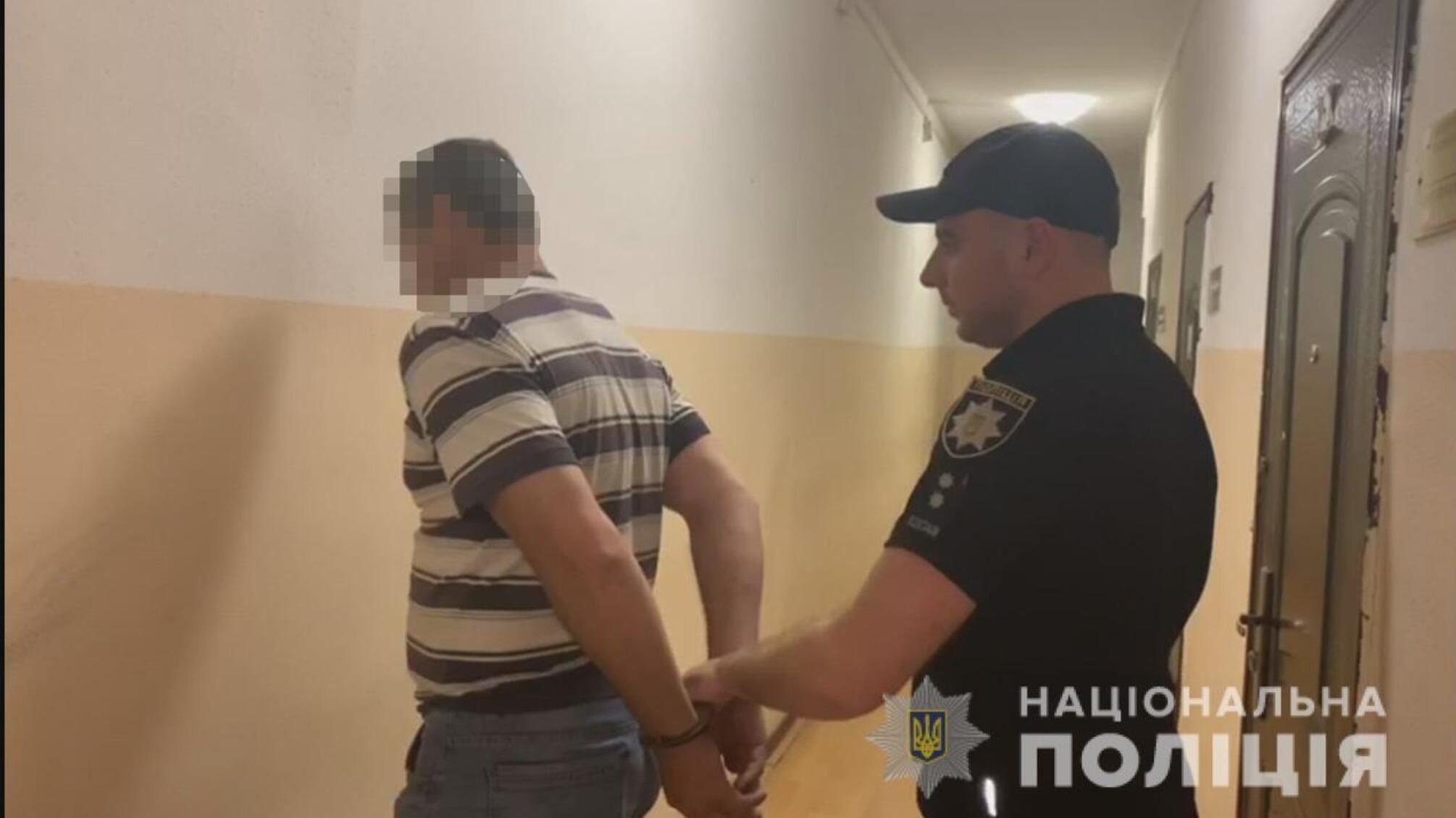 Поліцейські затримали одесита за підозрою у спричиненні смертельних тілесних ушкоджень жителю Березівського району