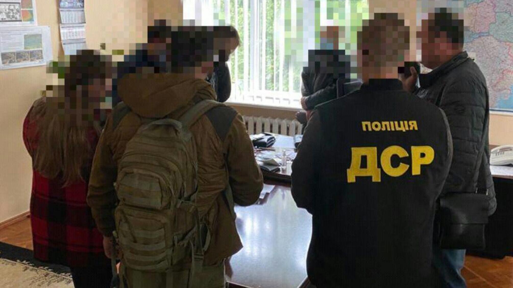 У Сумах поліція викрила посадовців держпідприємства на хабарі у понад 200 тисяч гривень