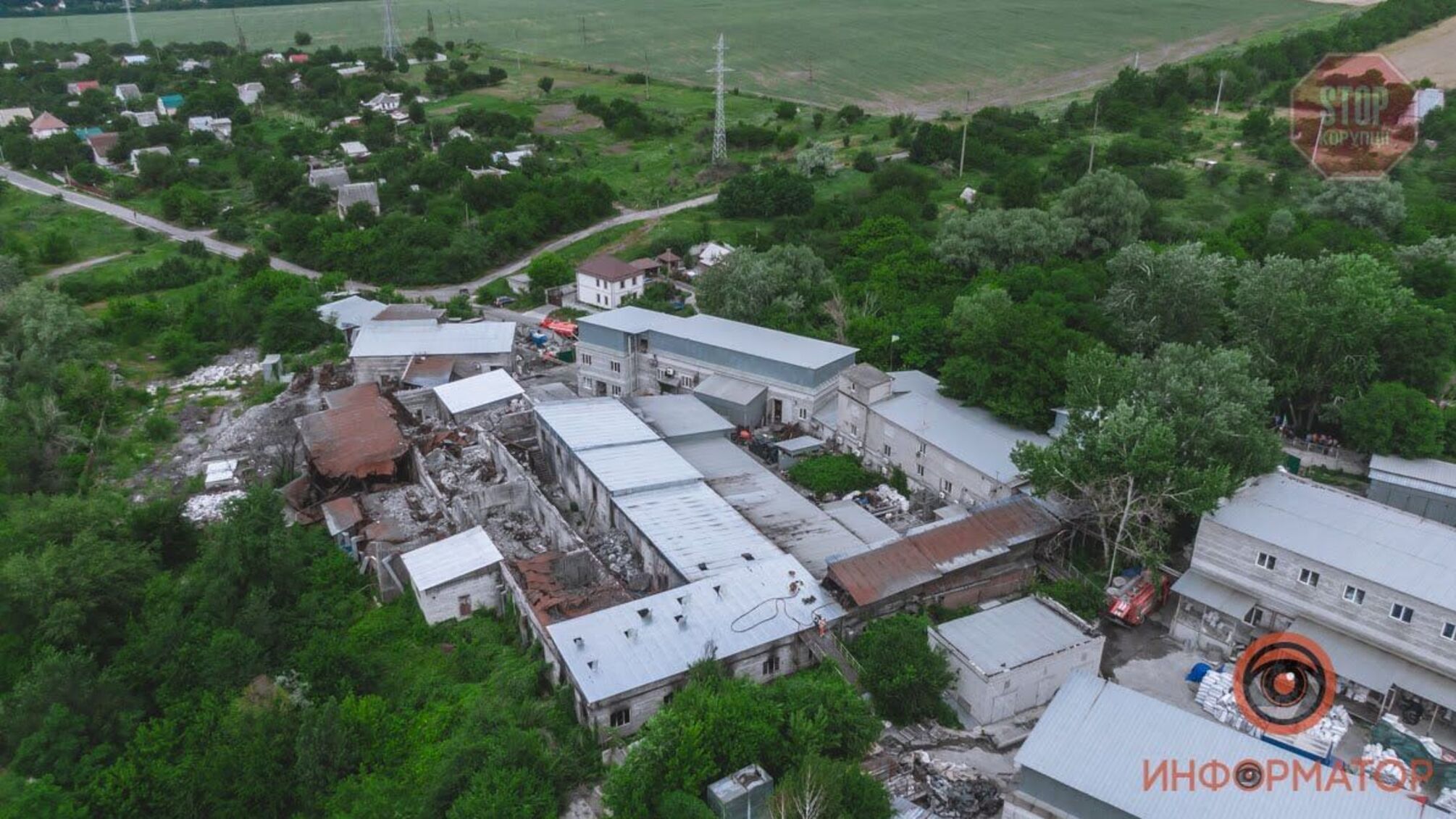 На Дніпропетровщині горів цех з виробництва пластику (відео)