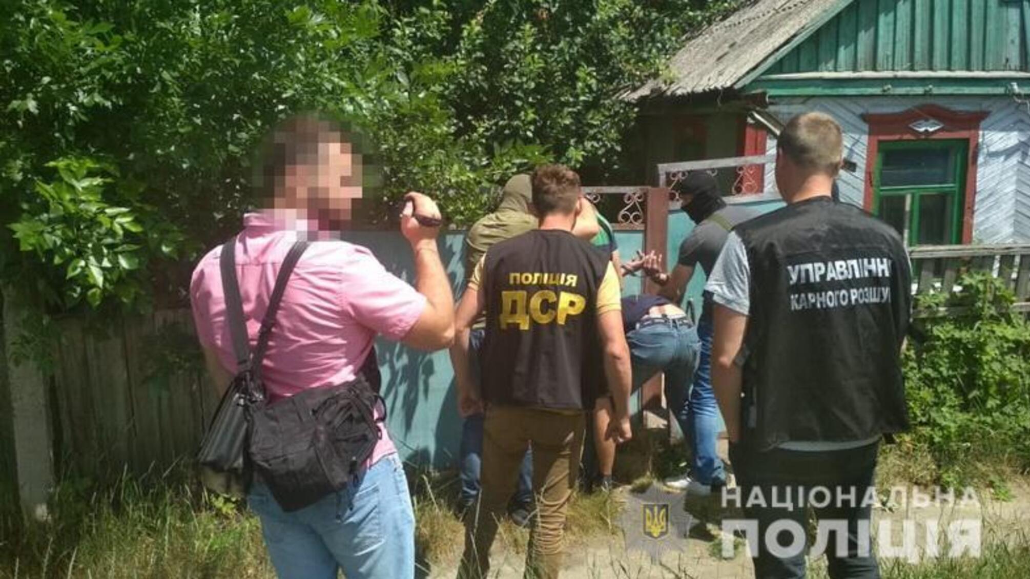 На Луганщині правоохоронці затримали організатора злочинної групи вимагачів