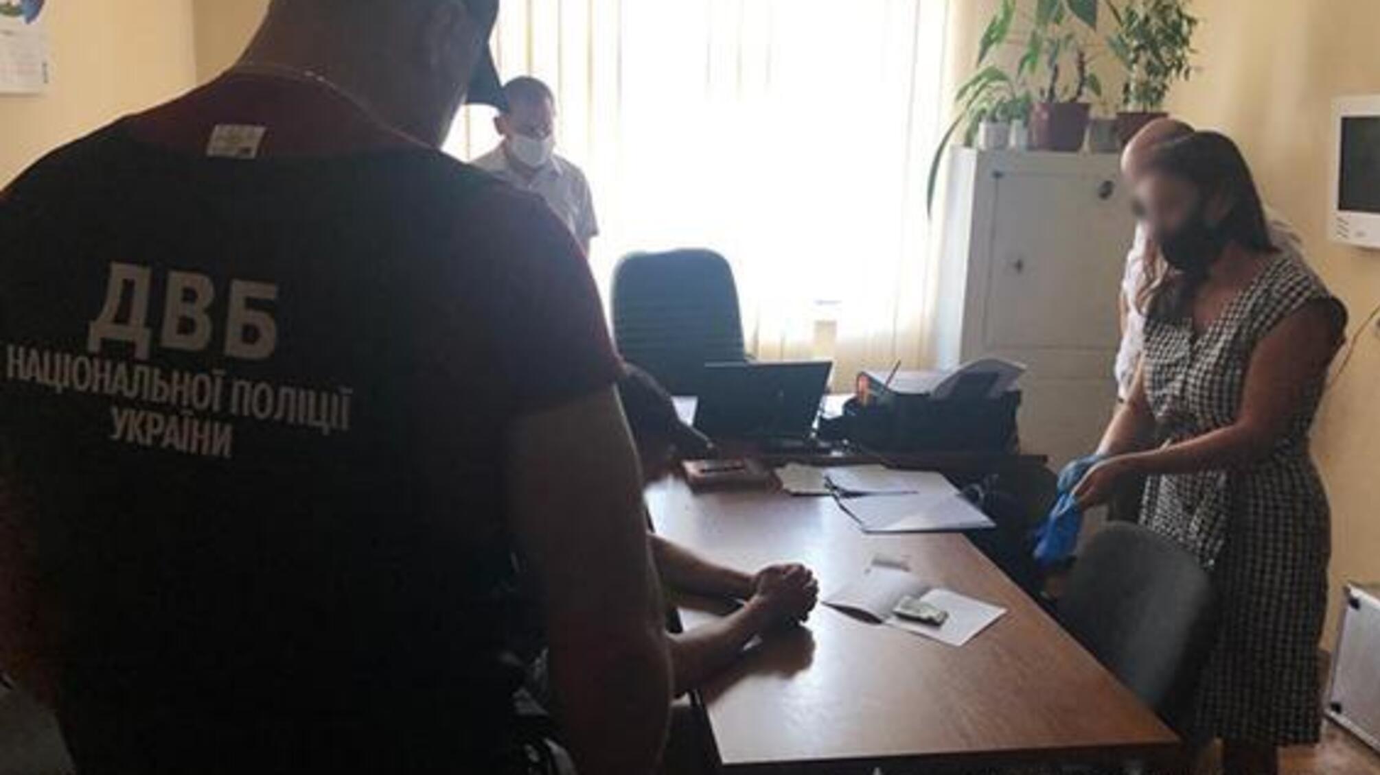 На Волині правоохоронці затримали чоловіка за підкуп посадовця поліції