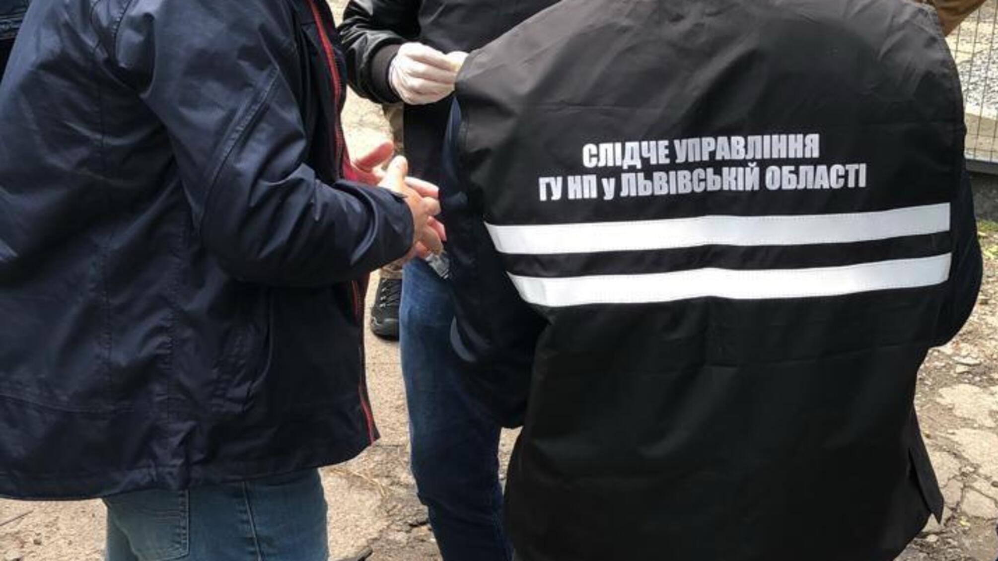 Правоохоронці викрили керівників одного з Львівських комунальних підприємств у систематичному вимаганні та одержанні хабарів
