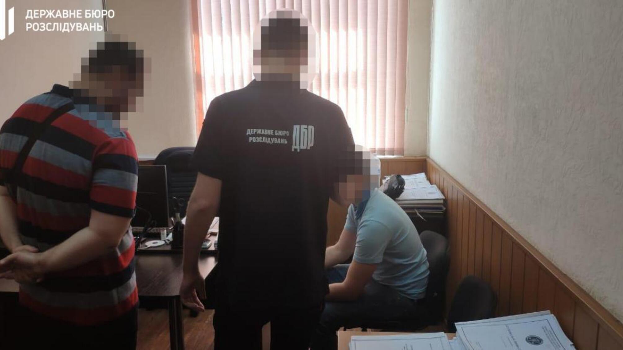 ДБР повідомило про підозру двом патрульним через побиття громадянина